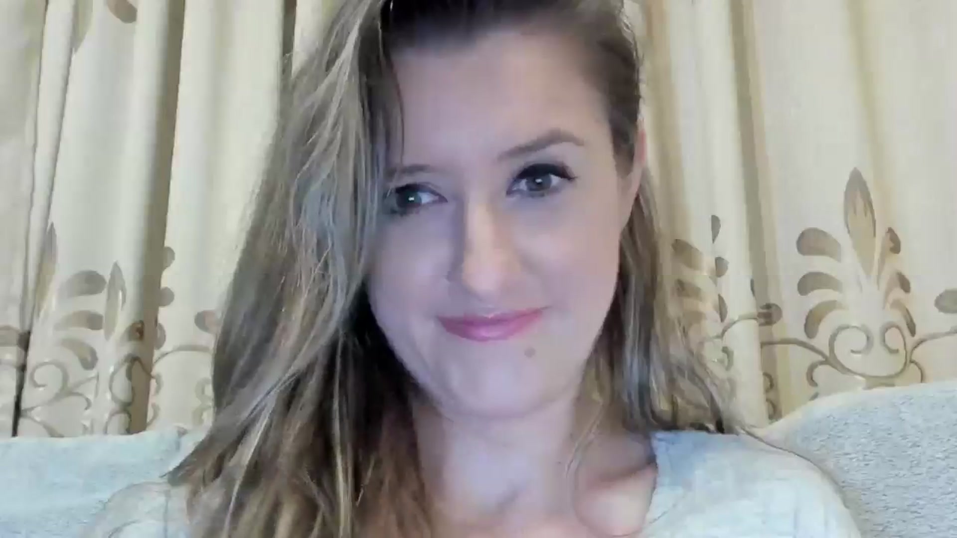 Gallery image thumbnail from BestDream's myfreecams stream on, 10/25/2024, 24:43 image 6 of 20