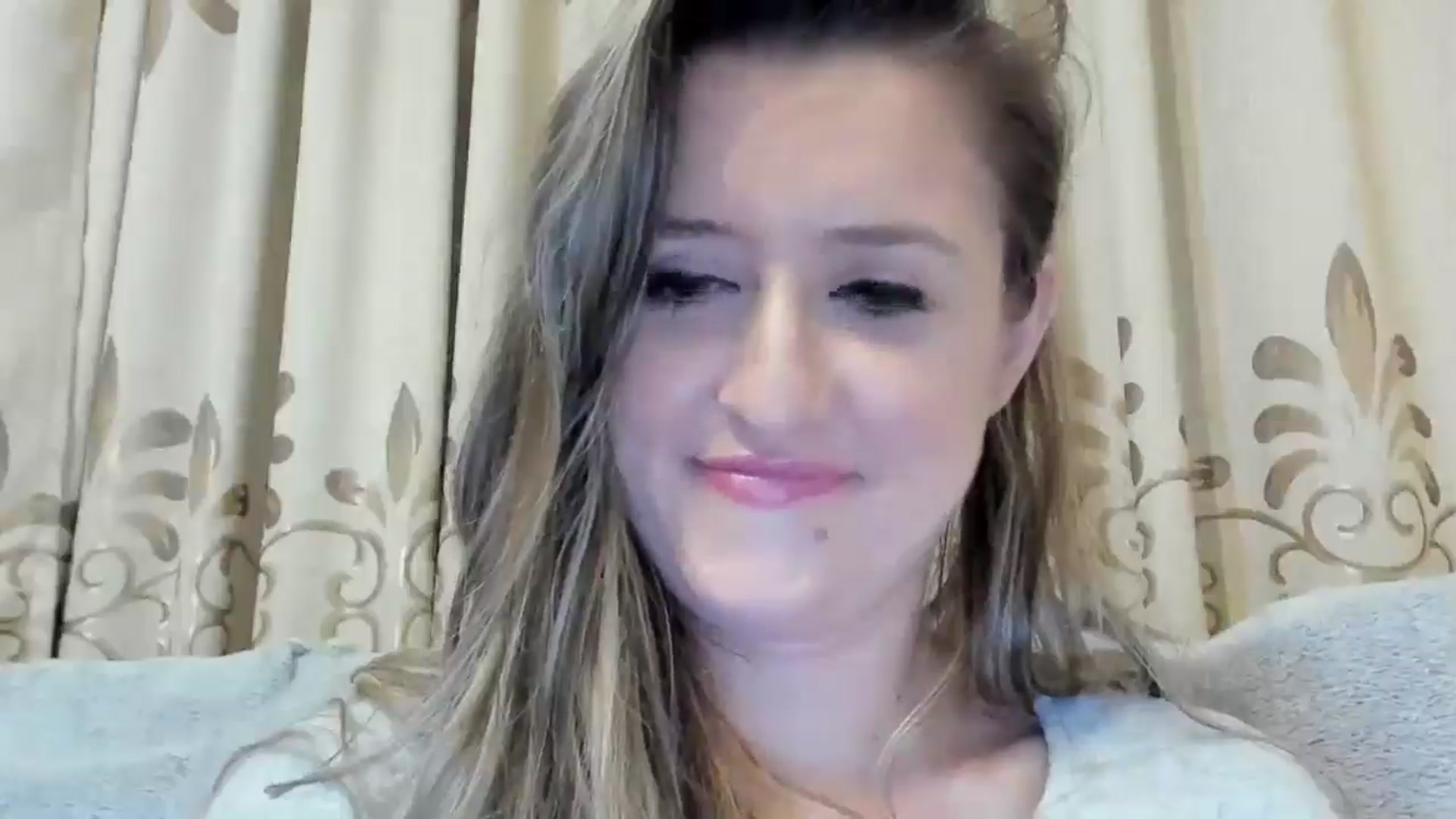 Gallery image thumbnail from BestDream's myfreecams stream on, 10/25/2024, 24:43 image 9 of 20