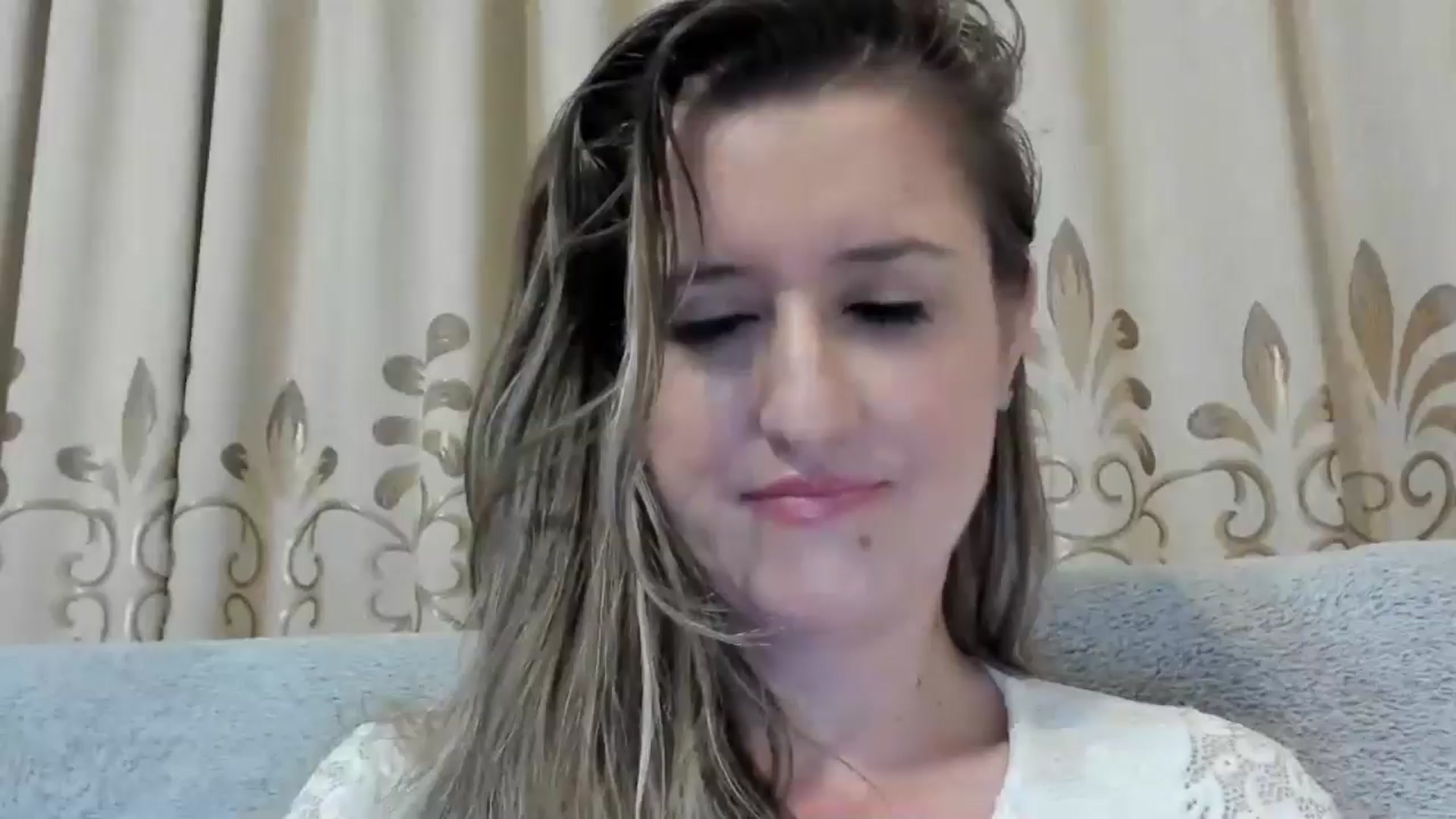 Gallery image thumbnail from BestDream's myfreecams stream on, 10/25/2024, 16:44 image 17 of 20