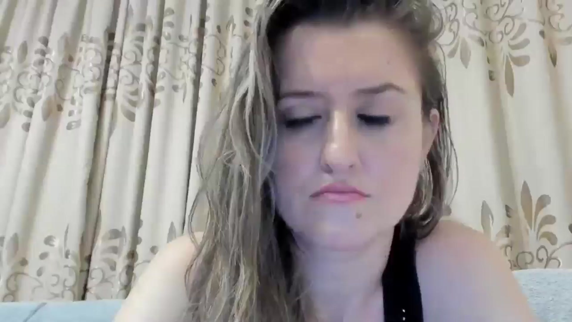 Gallery image thumbnail from BestDream's myfreecams stream on, 10/25/2024, 17:57 image 11 of 20