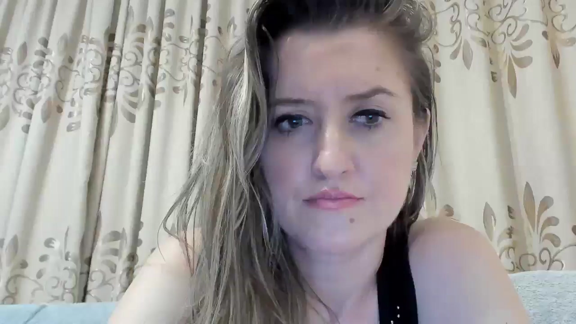 Gallery image thumbnail from BestDream's myfreecams stream on, 10/25/2024, 17:57 image 5 of 20