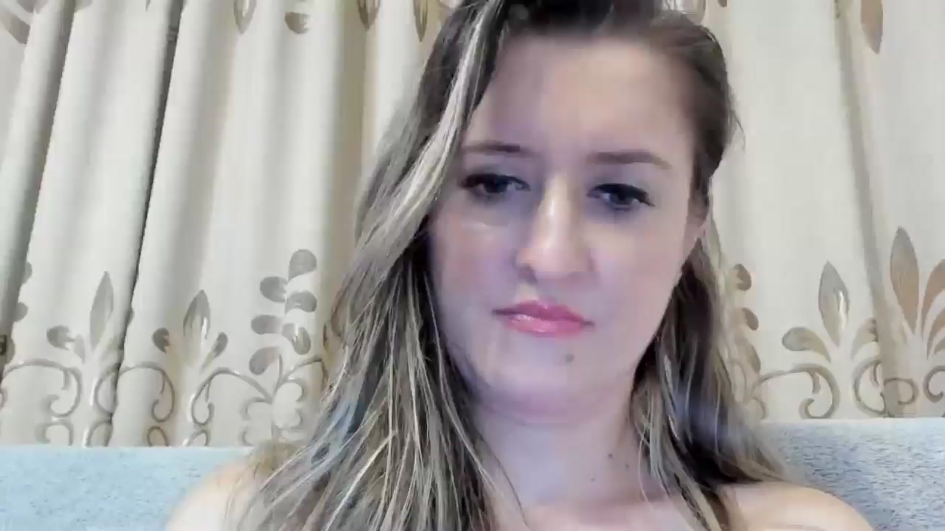 Gallery image thumbnail from BestDream's myfreecams stream on, 10/25/2024, 22:25 image 16 of 20