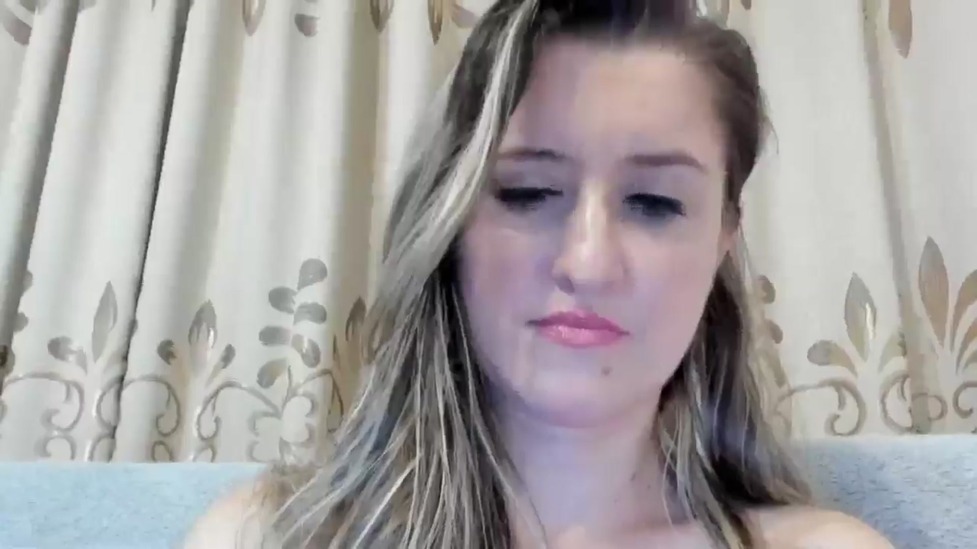 Gallery image thumbnail from BestDream's myfreecams stream on, 10/25/2024, 22:25 image 17 of 20