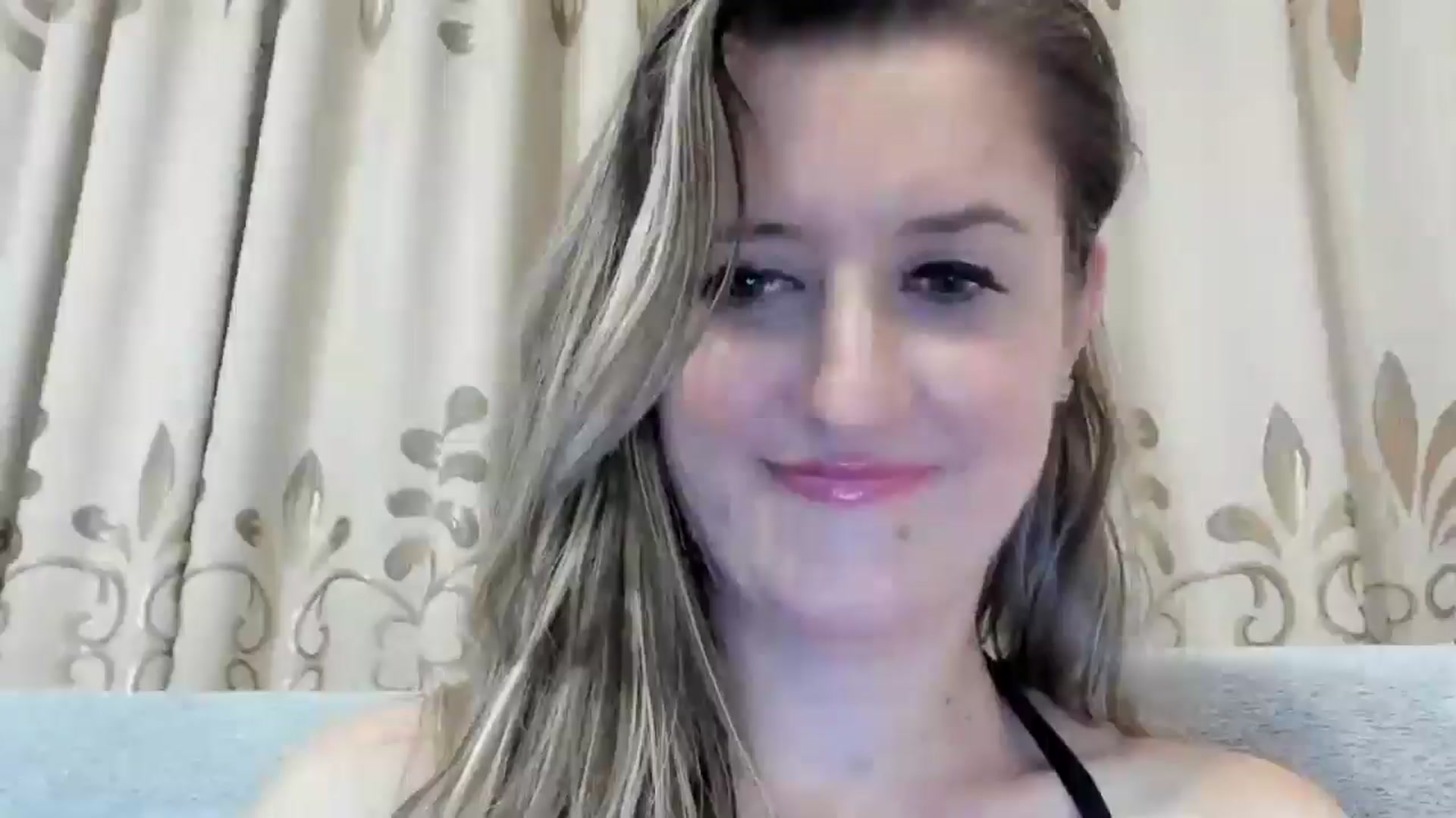 Gallery image thumbnail from BestDream's myfreecams stream on, 10/25/2024, 22:25 image 10 of 20