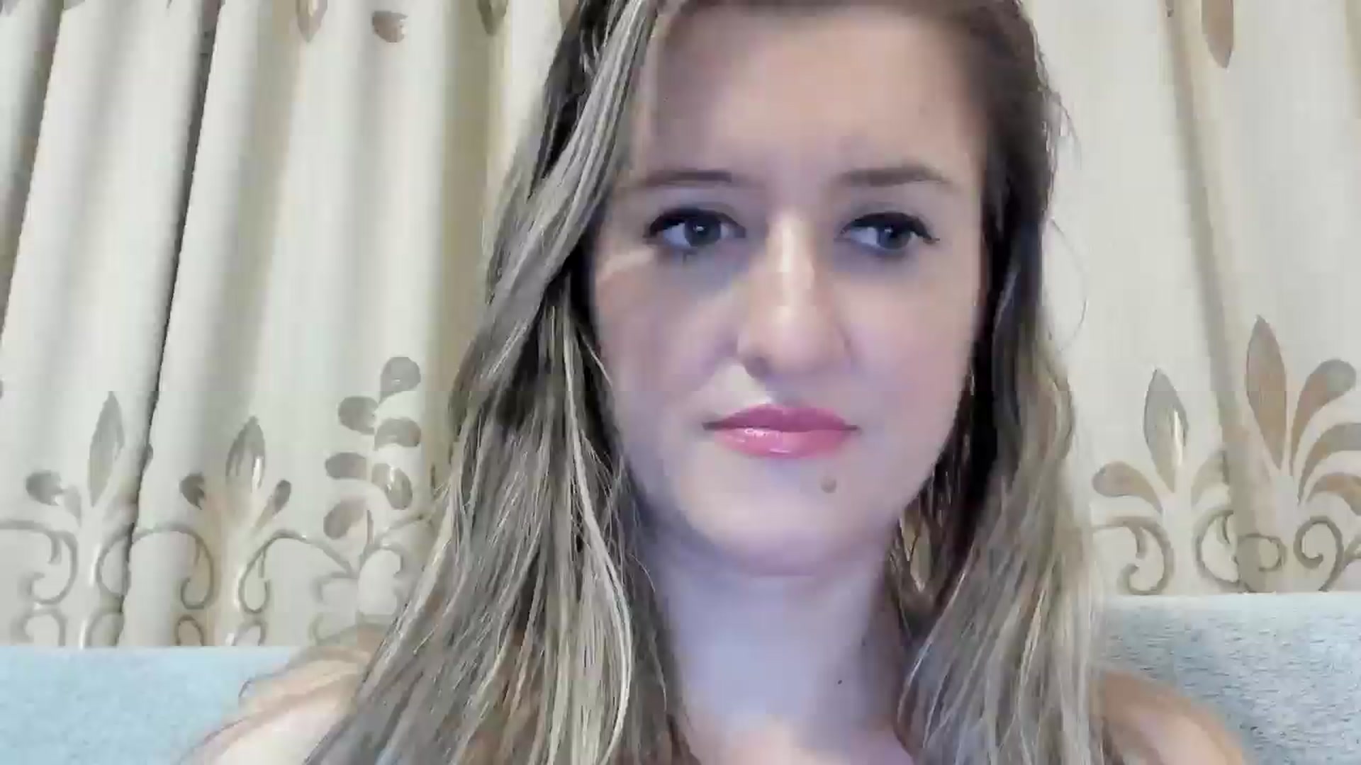 Gallery image thumbnail from BestDream's myfreecams stream on, 10/25/2024, 22:25 image 1 of 20