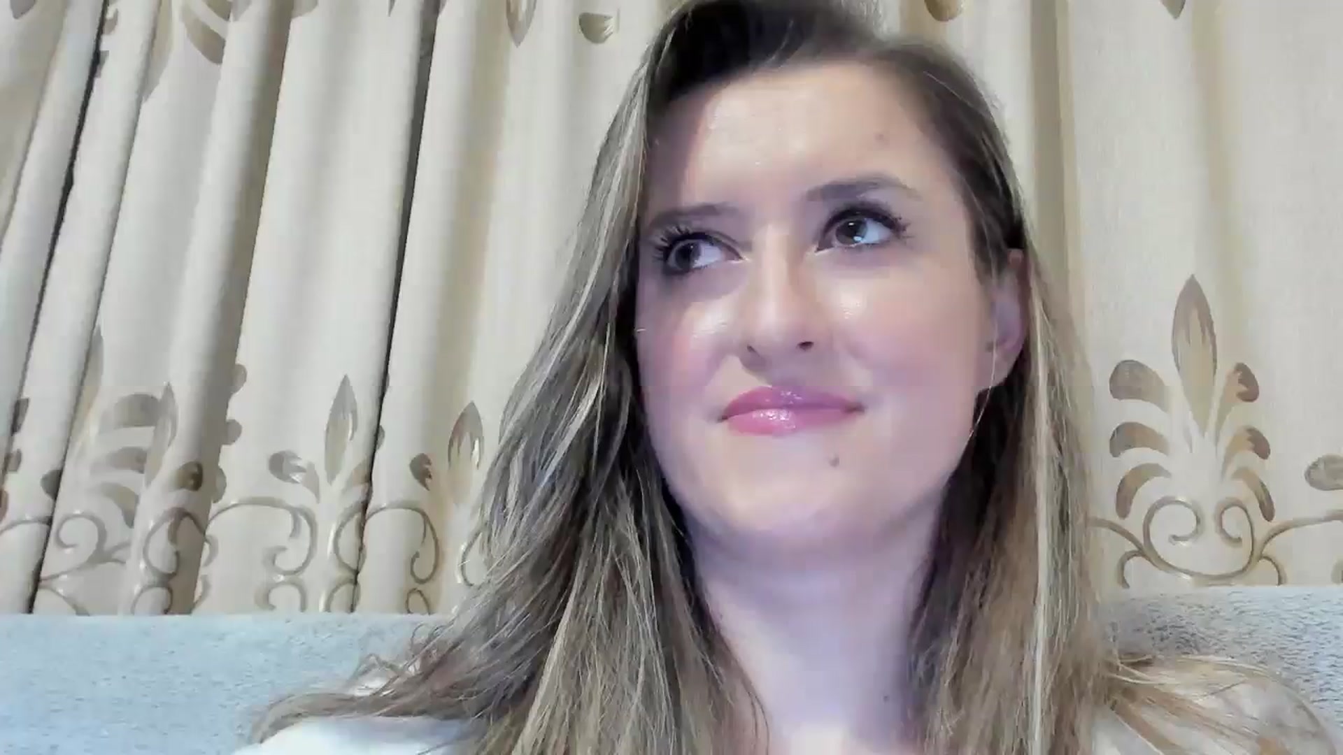 Gallery image thumbnail from BestDream's myfreecams stream on, 10/26/2024, 22:13 image 15 of 20