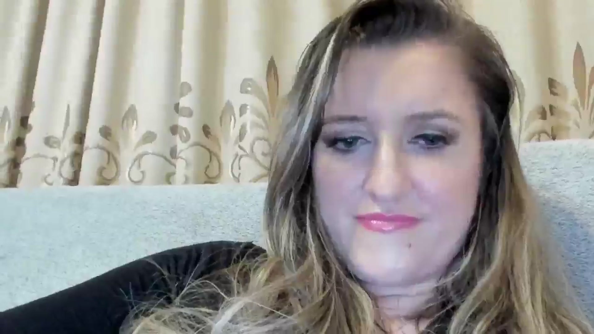 Gallery image thumbnail from BestDream's myfreecams stream on, 10/28/2024, 23:20 image 3 of 20