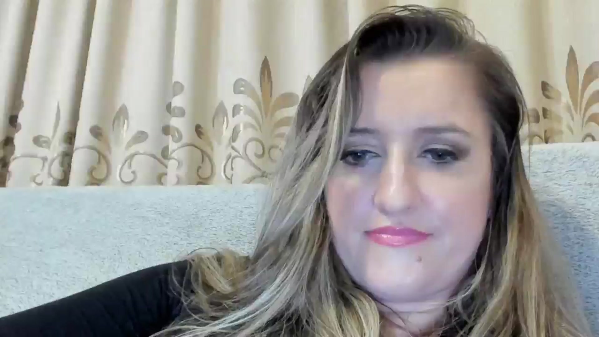 Gallery image thumbnail from BestDream's myfreecams stream on, 10/28/2024, 23:20 image 11 of 20