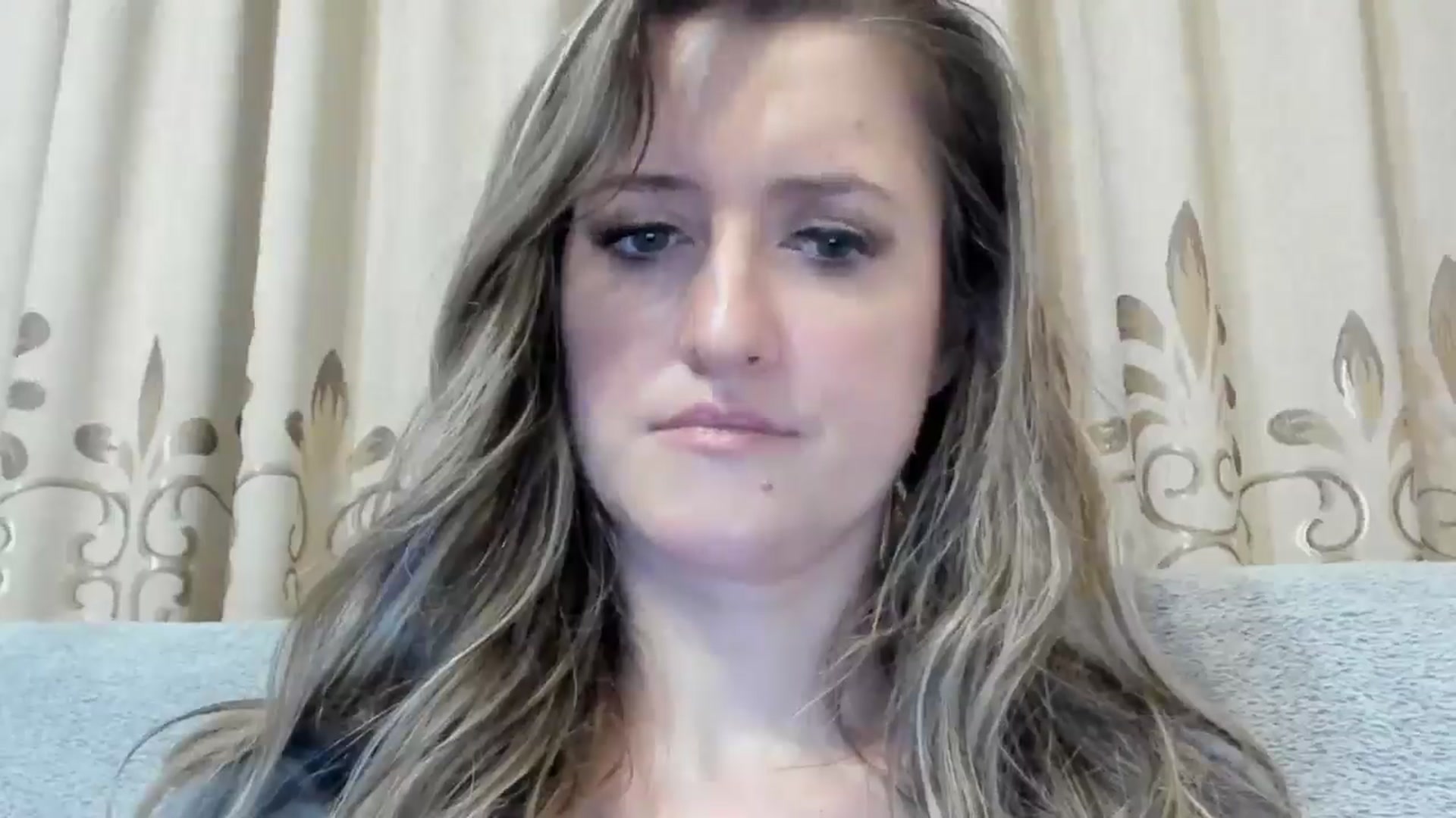 Gallery image thumbnail from BestDream's myfreecams stream on, 10/29/2024, 21:31 image 16 of 20