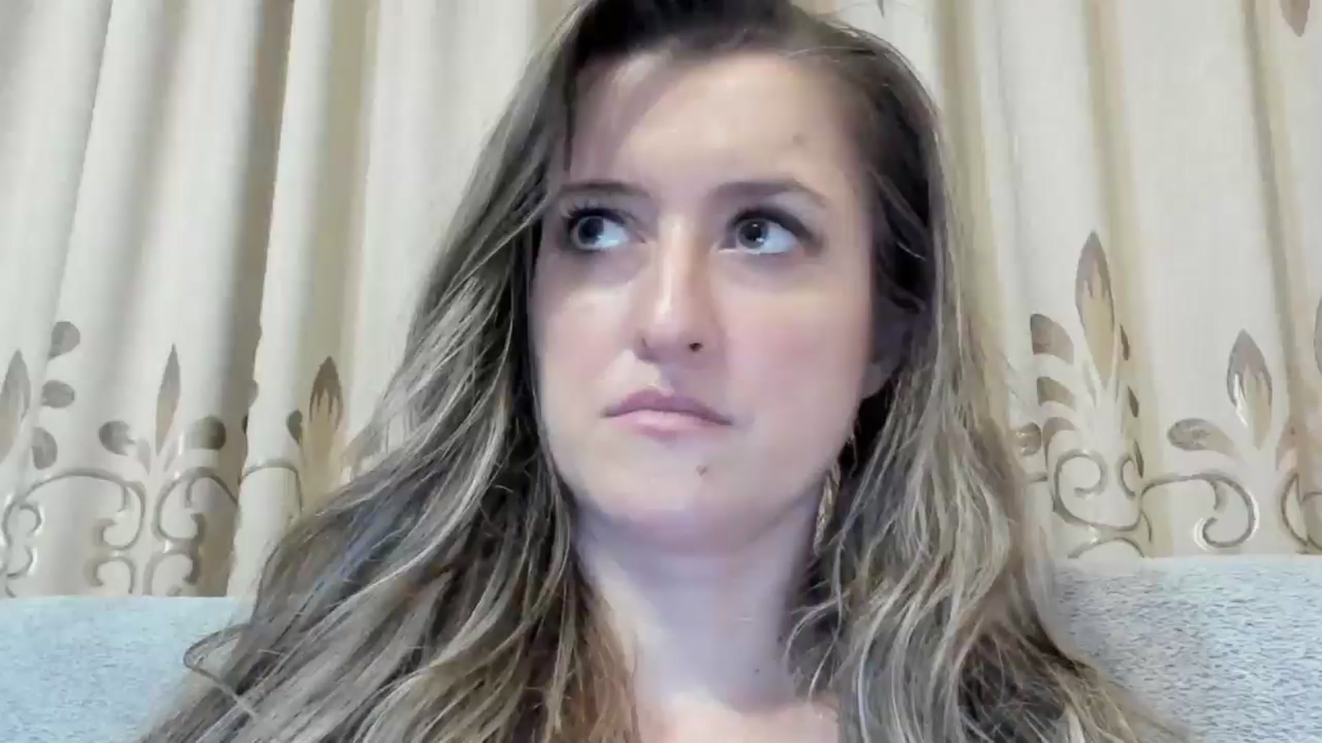 Gallery image thumbnail from BestDream's myfreecams stream on, 10/29/2024, 21:31 image 3 of 20
