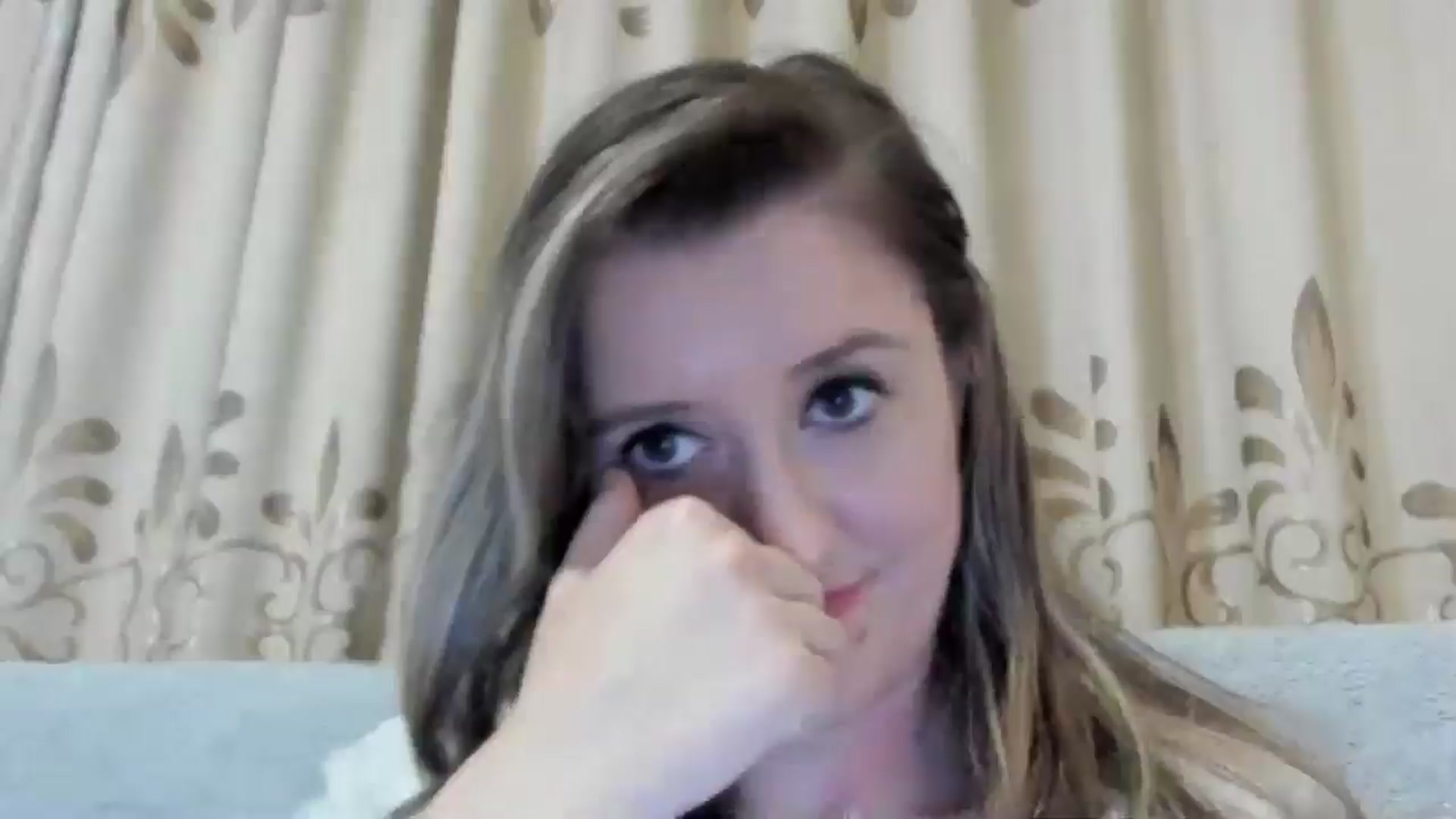 Gallery image thumbnail from BestDream's myfreecams stream on, 10/31/2024, 01:50 image 16 of 20