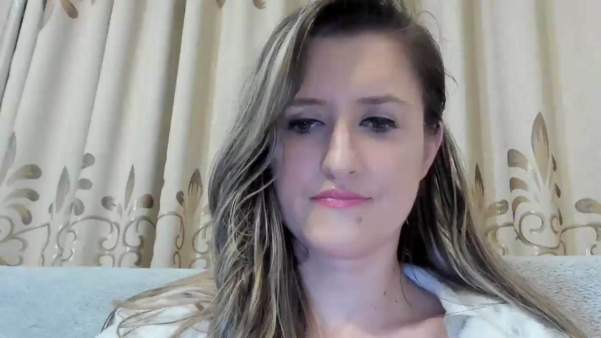 Gallery image thumbnail from BestDream's myfreecams stream on, 10/31/2024, 01:50 image 7 of 20