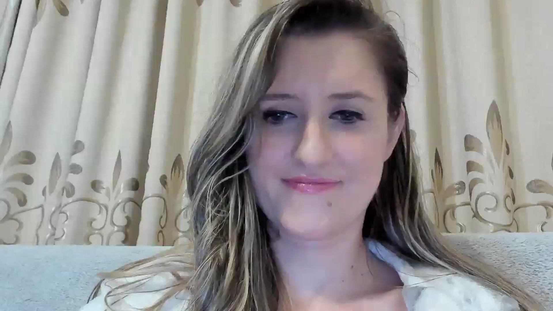 Gallery image thumbnail from BestDream's myfreecams stream on, 10/31/2024, 01:50 image 6 of 20