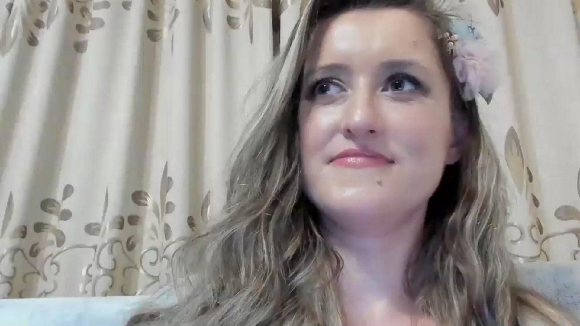 Gallery image thumbnail from BestDream's myfreecams stream on, 11/08/2024, 23:15 image 10 of 20