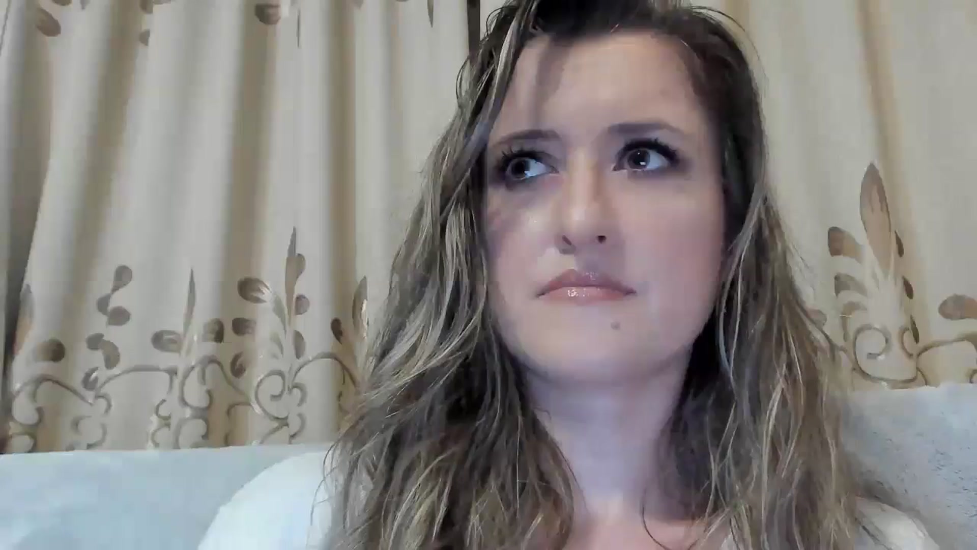 Gallery image thumbnail from BestDream's myfreecams stream on, 11/10/2024, 22:55 image 16 of 20