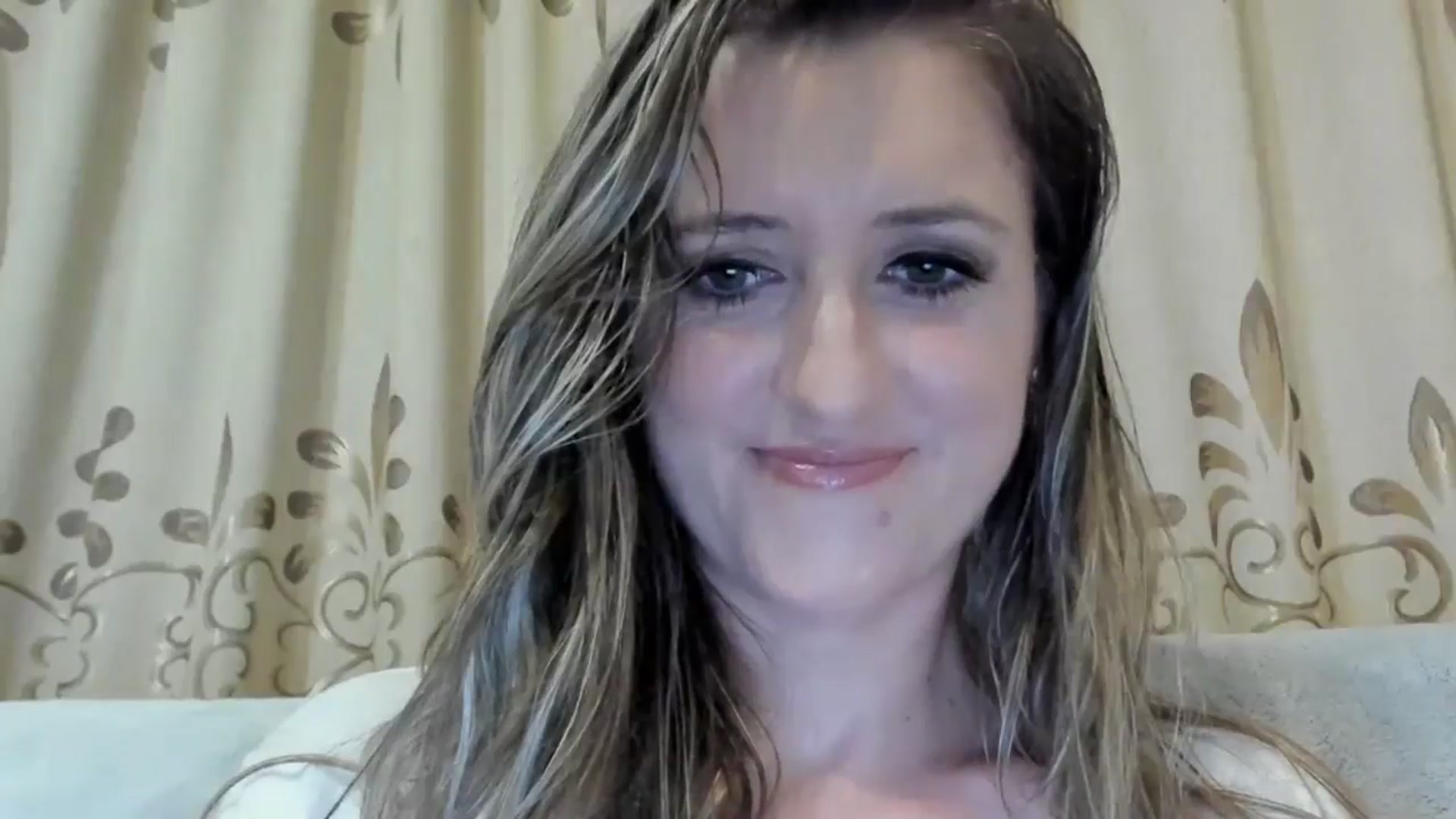 Gallery image thumbnail from BestDream's myfreecams stream on, 11/11/2024, 24:03 image 15 of 20