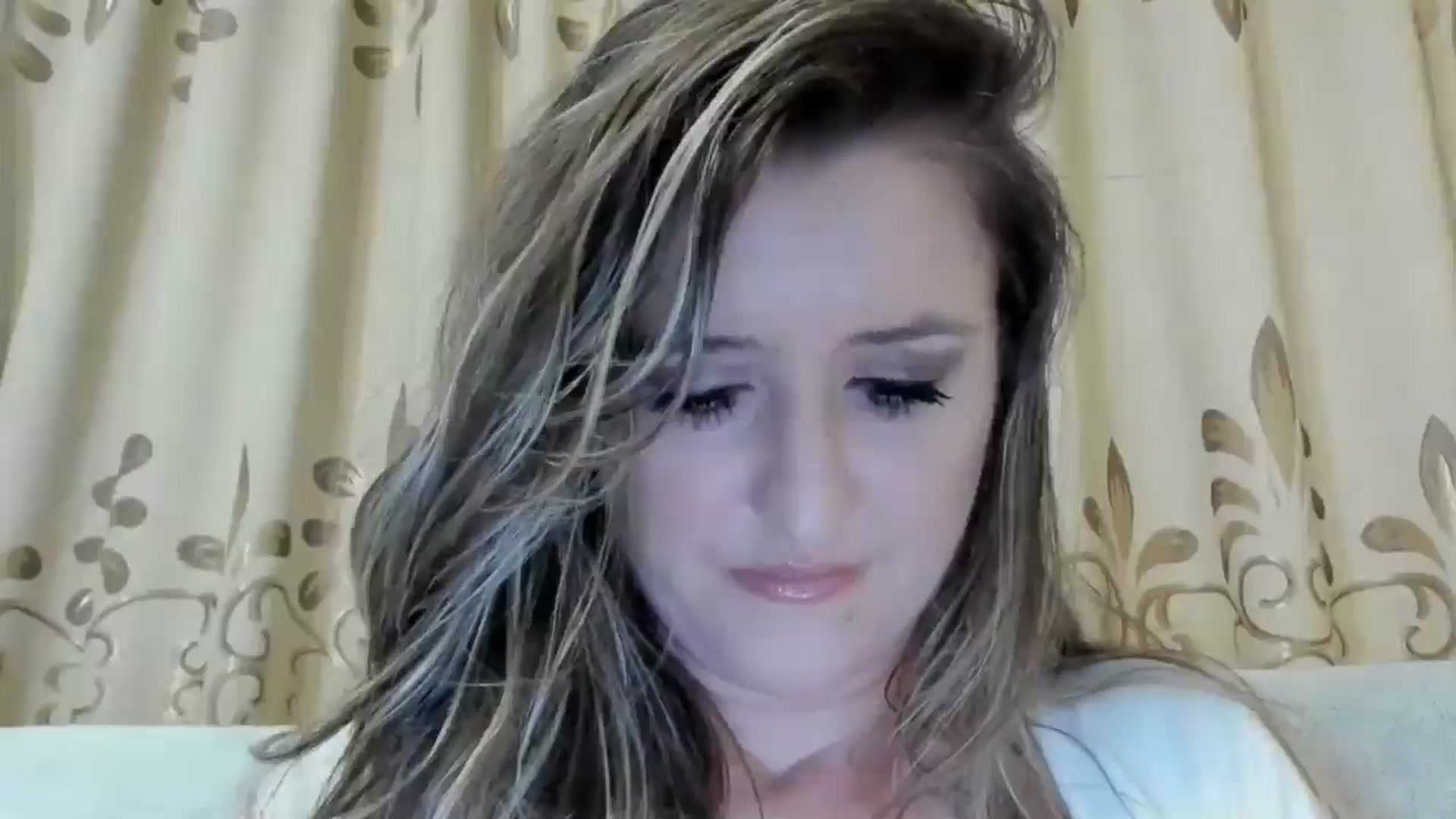 Gallery image thumbnail from BestDream's myfreecams stream on, 11/11/2024, 24:03 image 4 of 20