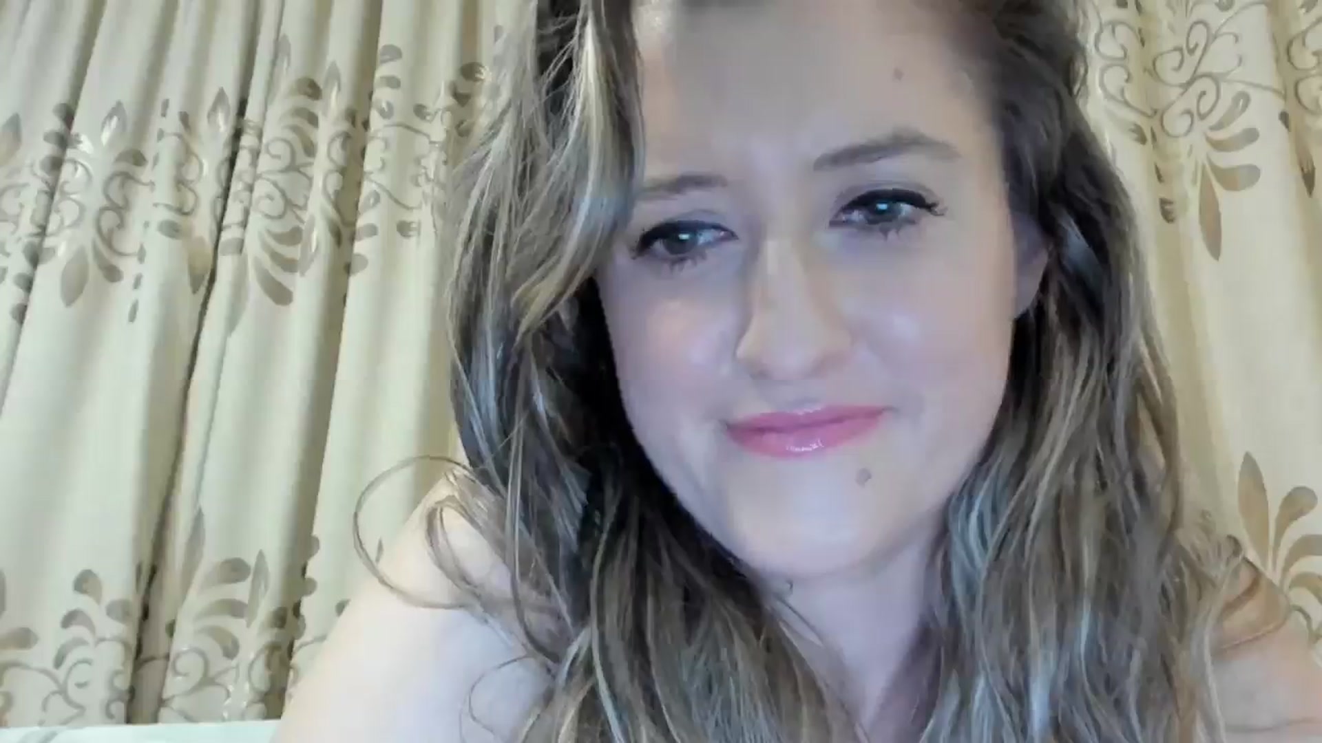 Gallery image thumbnail from BestDream's myfreecams stream on, 11/13/2024, 19:54 image 5 of 20