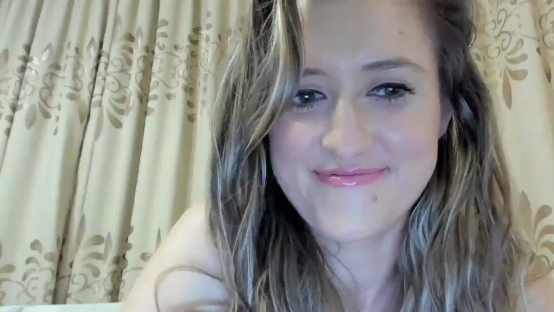 Gallery image thumbnail from BestDream's myfreecams stream on, 11/13/2024, 19:54 image 7 of 20