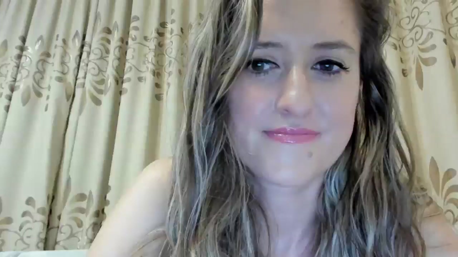 Gallery image thumbnail from BestDream's myfreecams stream on, 11/13/2024, 19:54 image 4 of 20