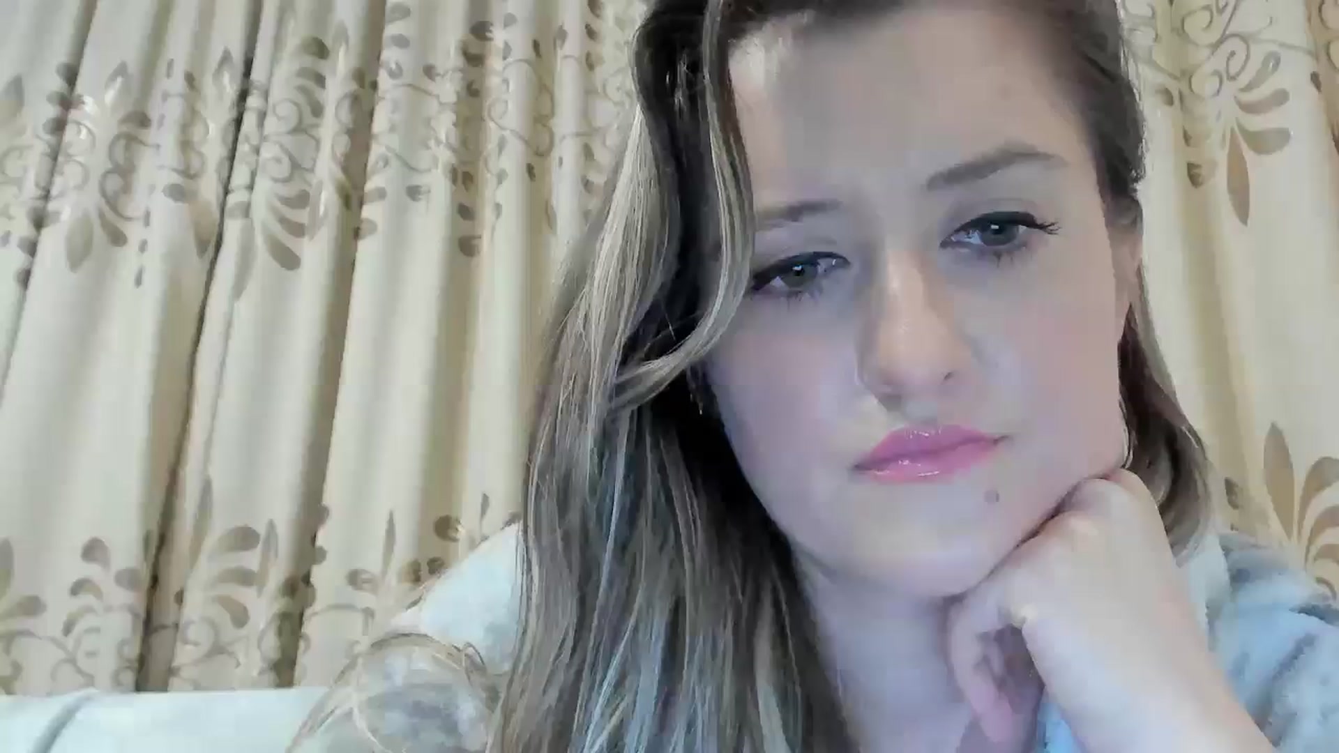 Gallery image thumbnail from BestDream's myfreecams stream on, 11/13/2024, 21:13 image 1 of 20