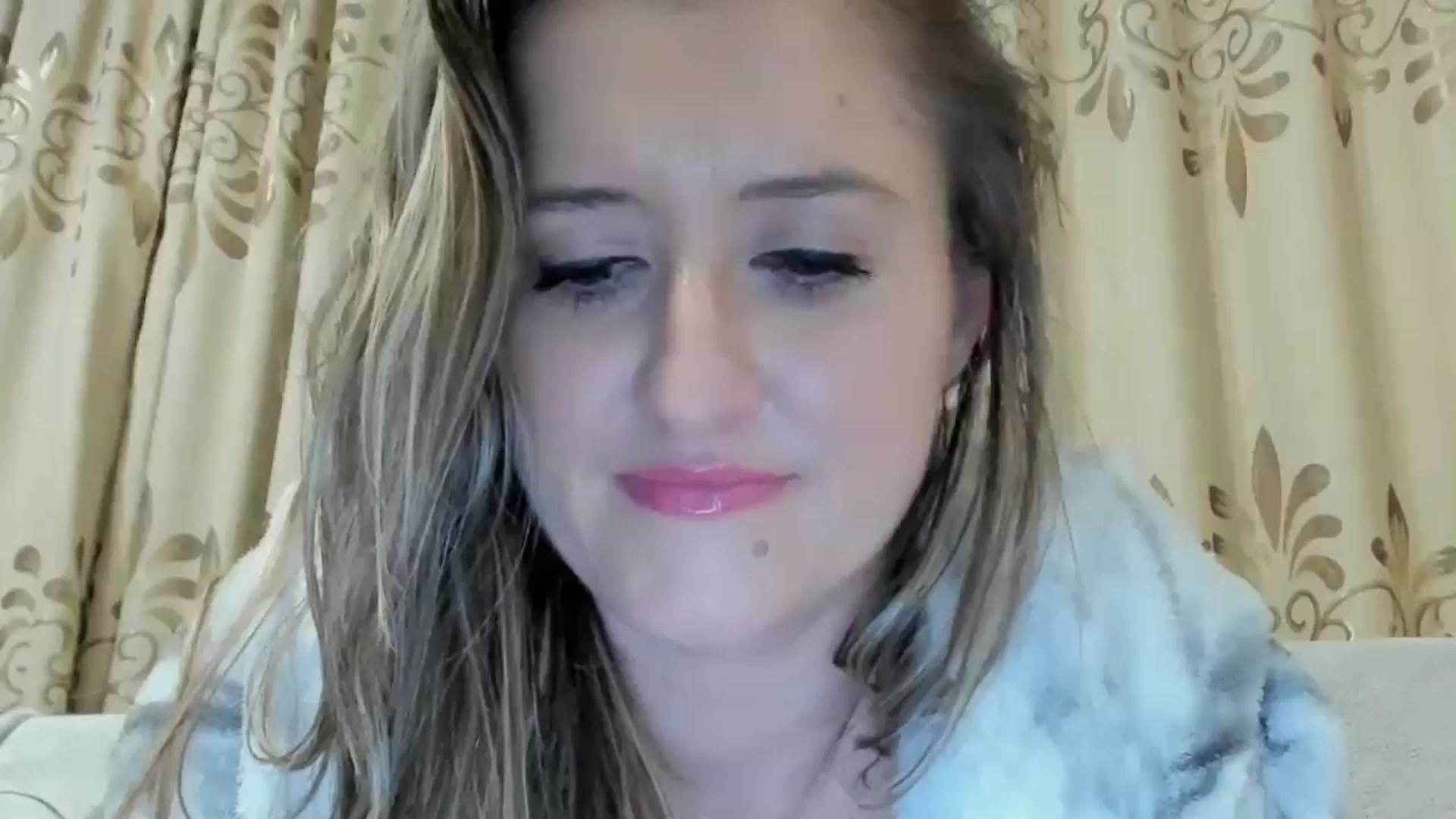 Gallery image thumbnail from BestDream's myfreecams stream on, 11/14/2024, 24:04 image 14 of 20