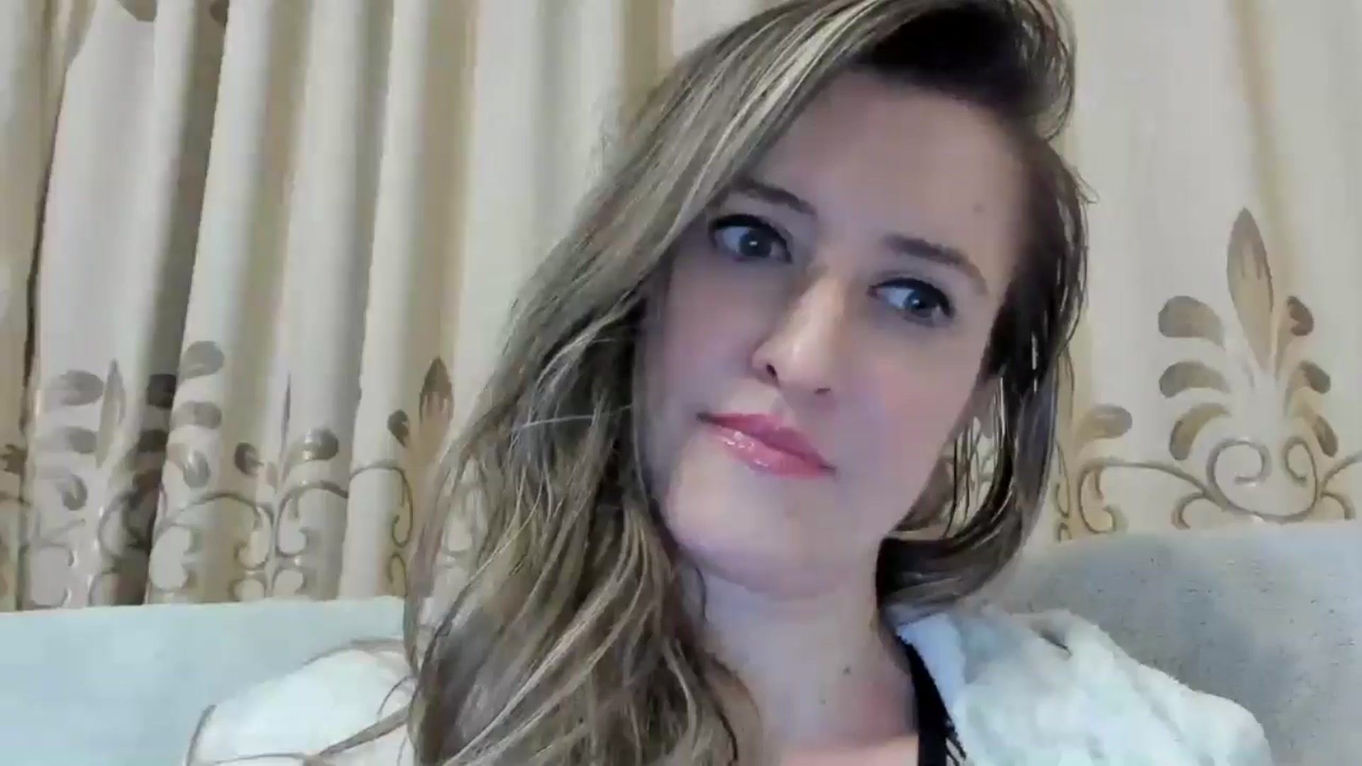 Gallery image thumbnail from BestDream's myfreecams stream on, 11/15/2024, 18:00 image 19 of 20