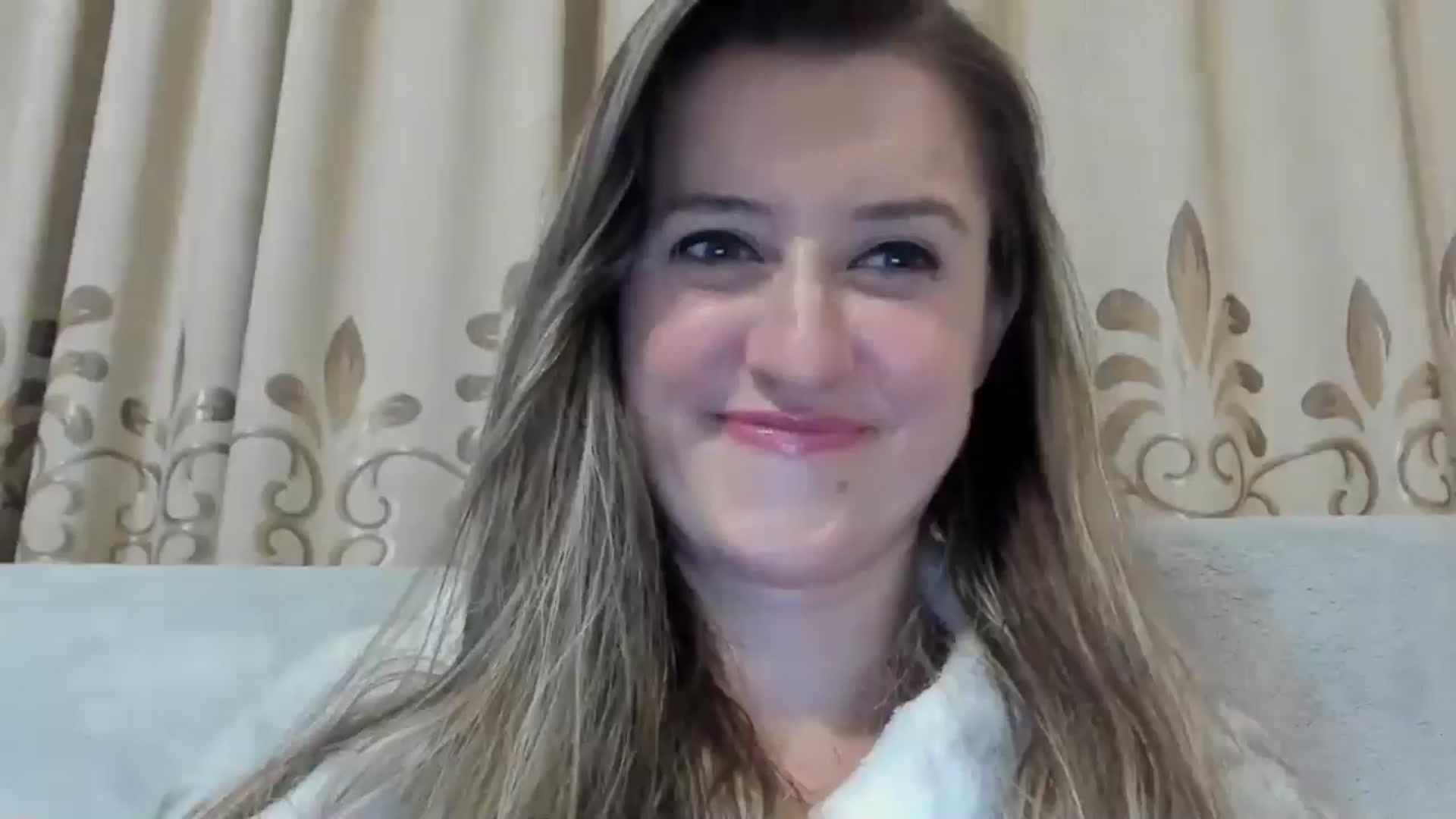 Gallery image thumbnail from BestDream's myfreecams stream on, 11/16/2024, 24:32 image 17 of 20