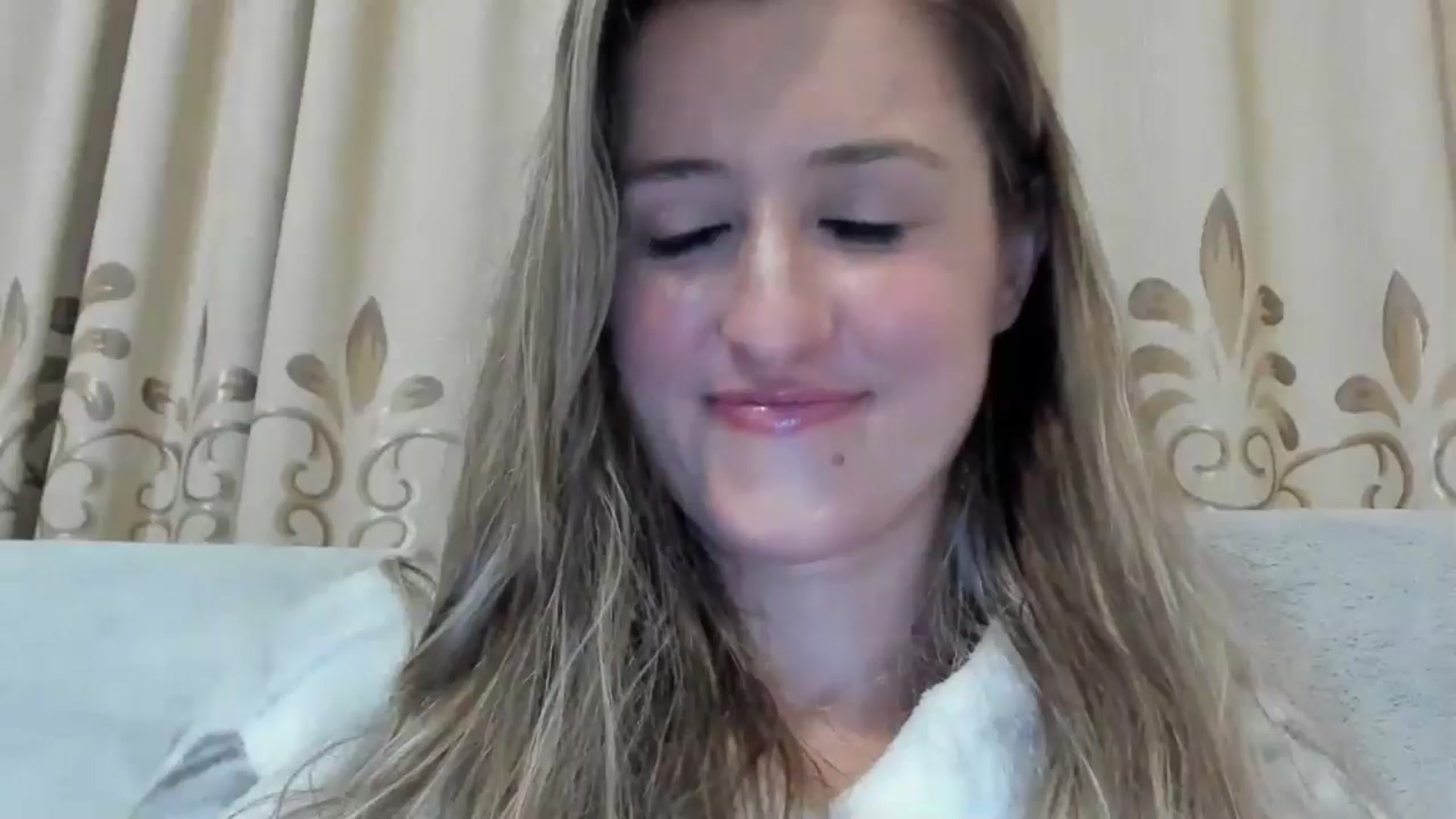 Gallery image thumbnail from BestDream's myfreecams stream on, 11/16/2024, 24:32 image 16 of 20