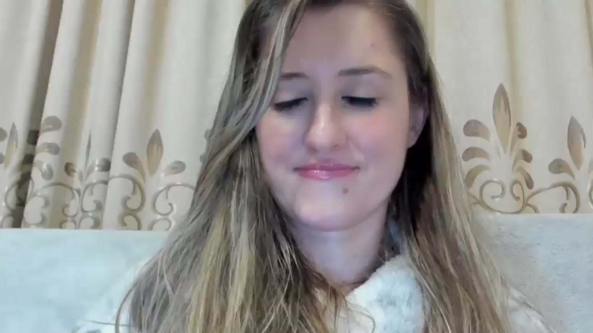 Gallery image thumbnail from BestDream's myfreecams stream on, 11/16/2024, 24:32 image 8 of 20