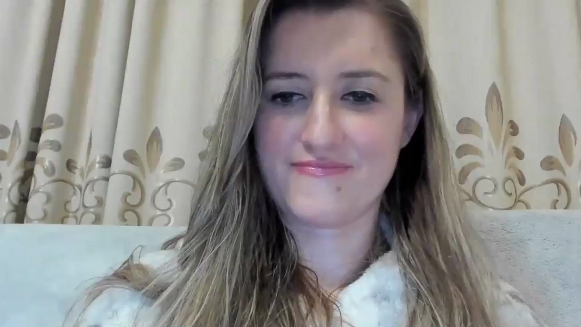 Gallery image thumbnail from BestDream's myfreecams stream on, 11/16/2024, 24:32 image 14 of 20