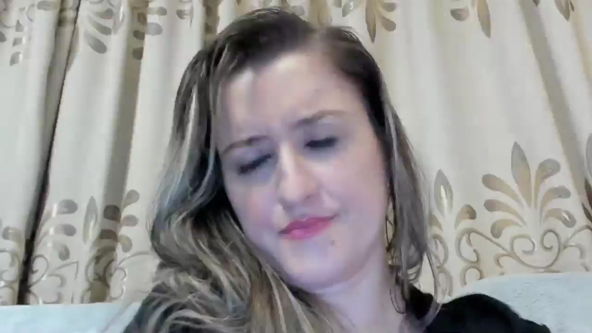 Gallery image thumbnail from BestDream's myfreecams stream on, 11/17/2024, 23:14 image 7 of 20