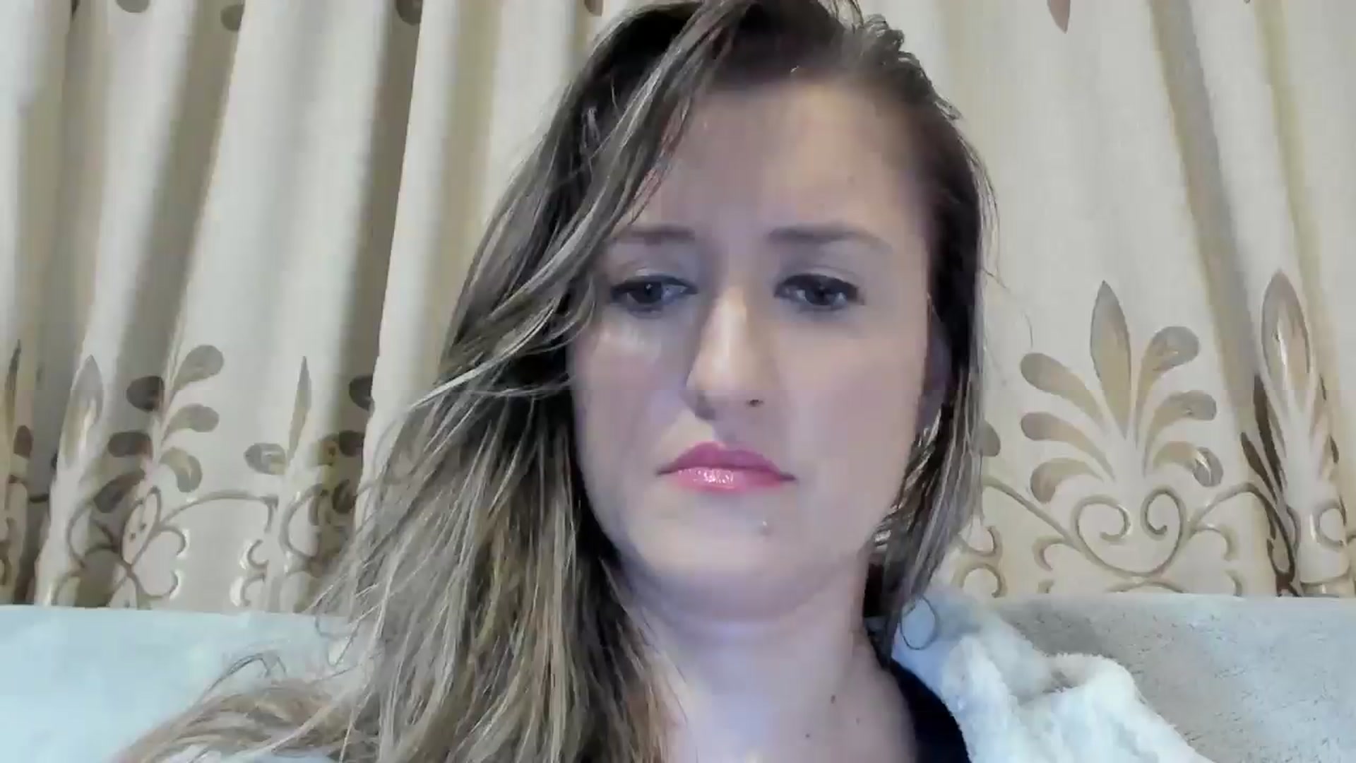 Gallery image thumbnail from BestDream's myfreecams stream on, 11/18/2024, 23:44 image 17 of 20