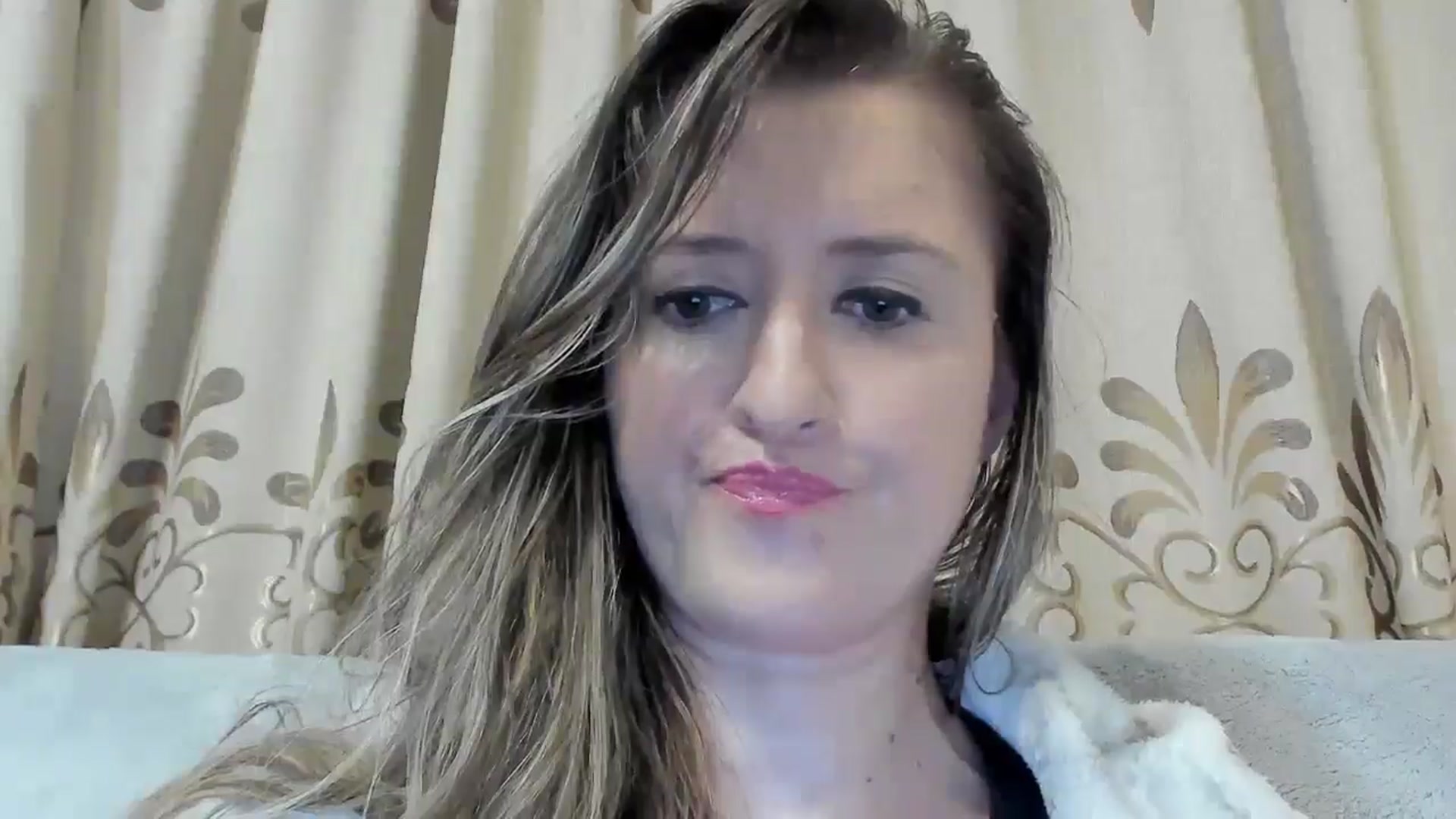 Gallery image thumbnail from BestDream's myfreecams stream on, 11/18/2024, 23:44 image 18 of 20