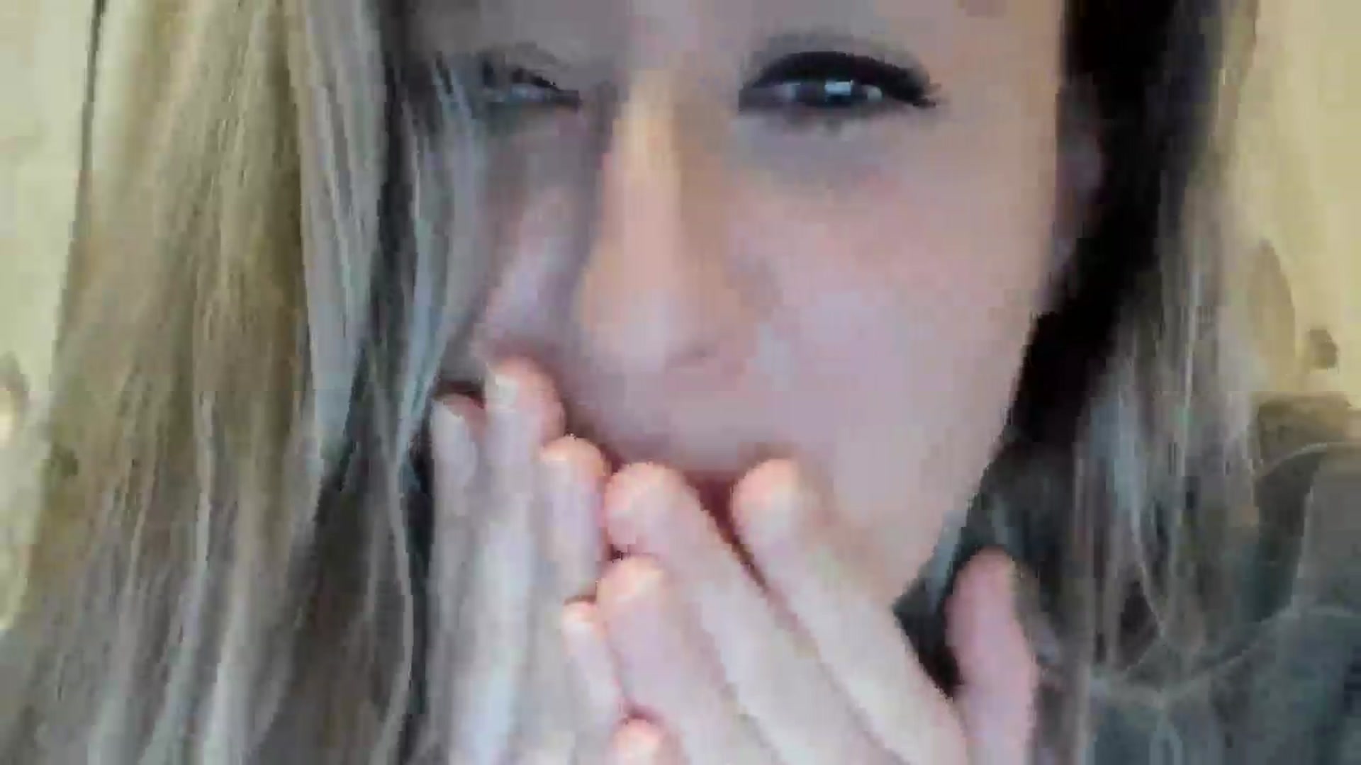 Gallery image thumbnail from BestDream's myfreecams stream on, 11/19/2024, 23:18 image 14 of 20