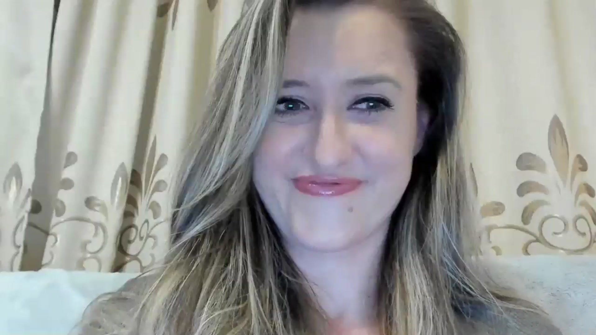 Gallery image thumbnail from BestDream's myfreecams stream on, 11/19/2024, 23:18 image 17 of 20