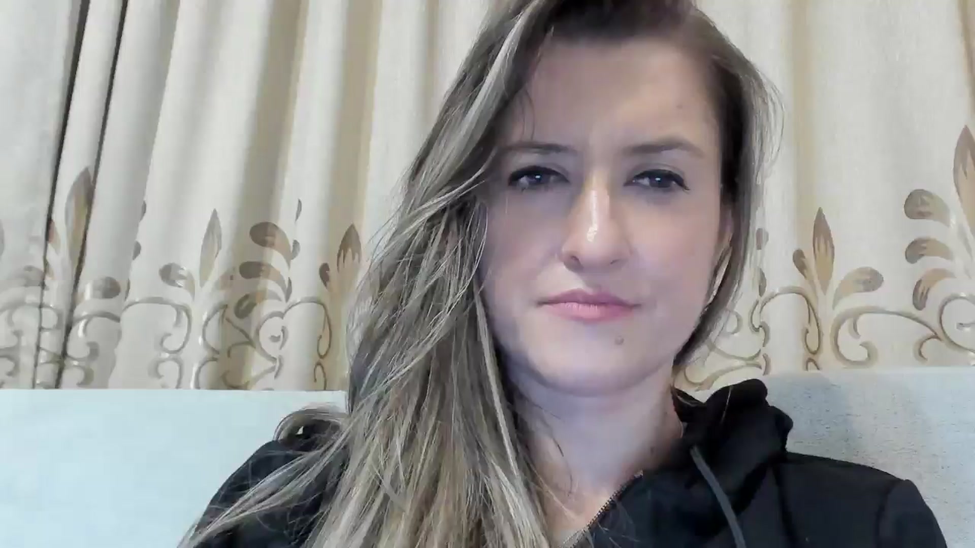 Gallery image thumbnail from BestDream's myfreecams stream on, 11/20/2024, 23:32 image 5 of 20
