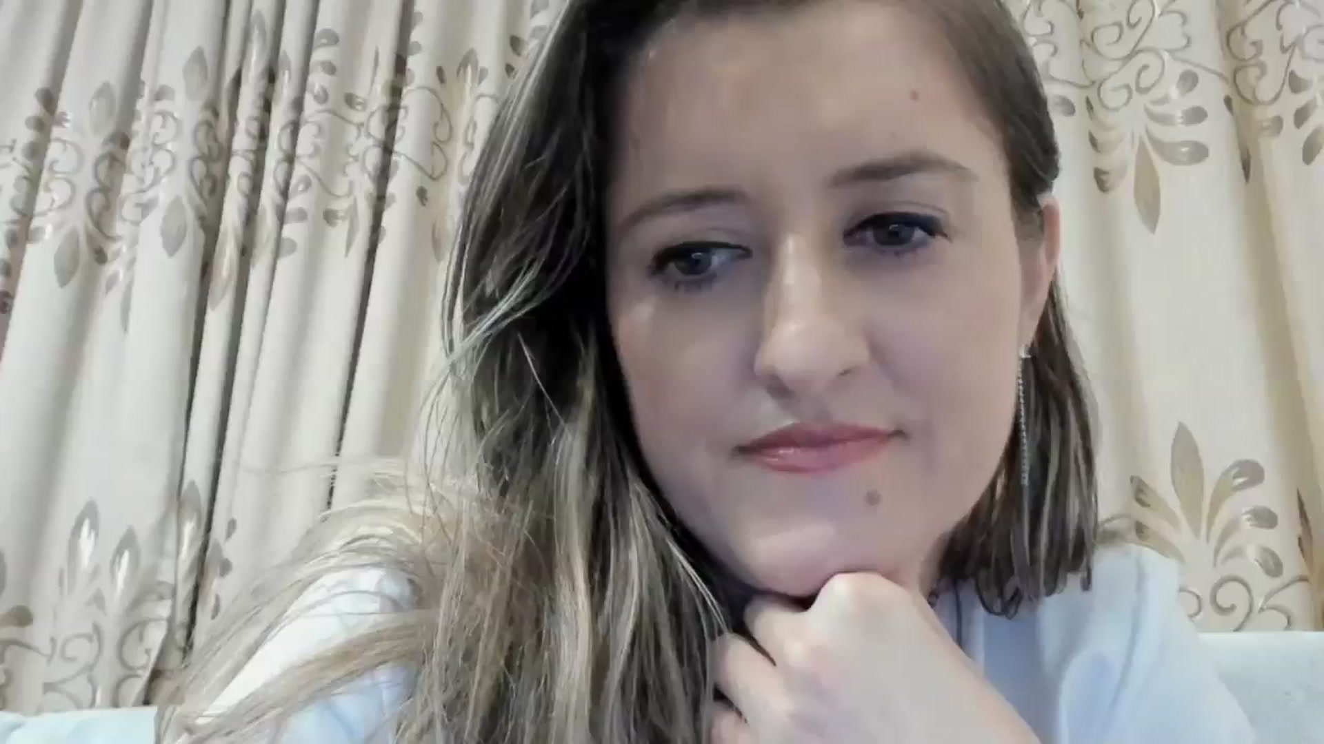 Gallery image thumbnail from BestDream's myfreecams stream on, 11/22/2024, 20:35 image 1 of 20