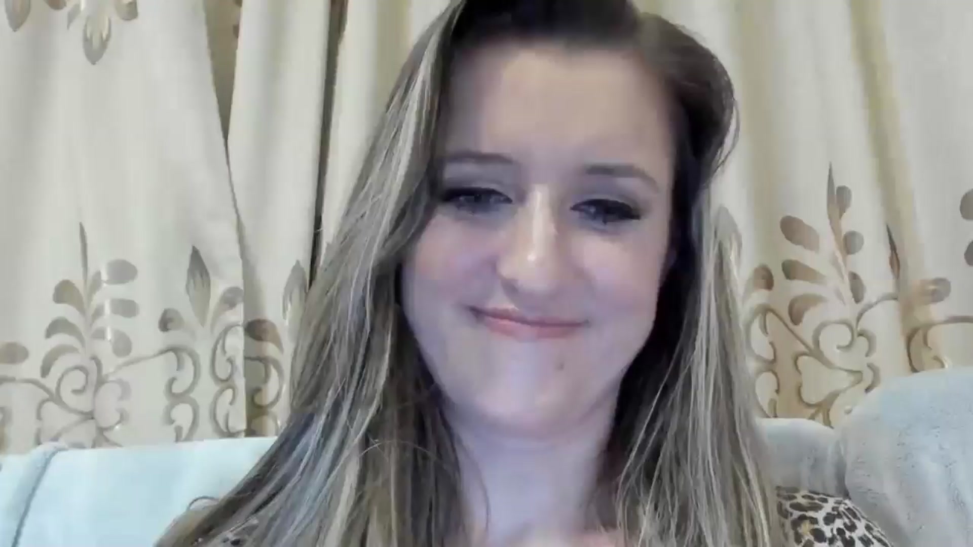 Gallery image thumbnail from BestDream's myfreecams stream on, 11/25/2024, 24:31 image 16 of 20