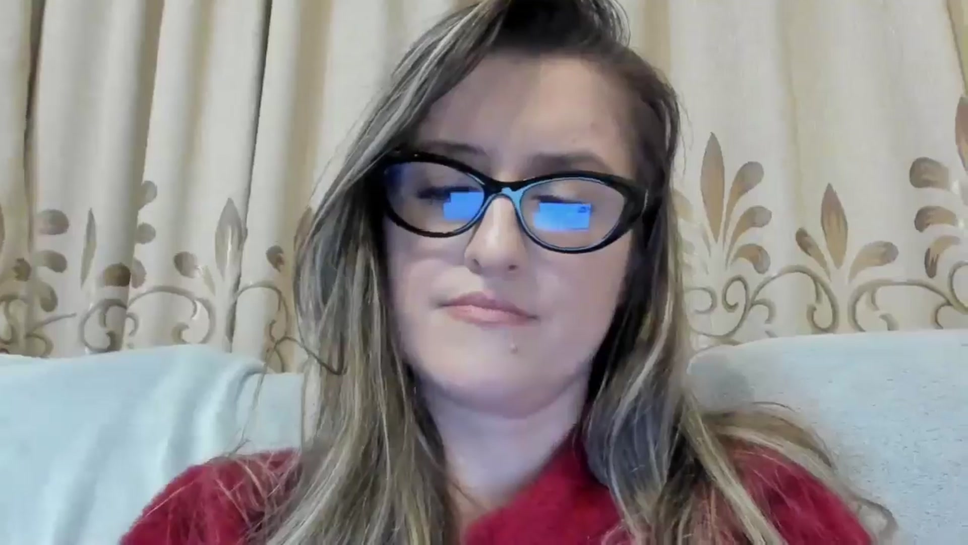Gallery image thumbnail from BestDream's myfreecams stream on, 11/30/2024, 24:17 image 17 of 20