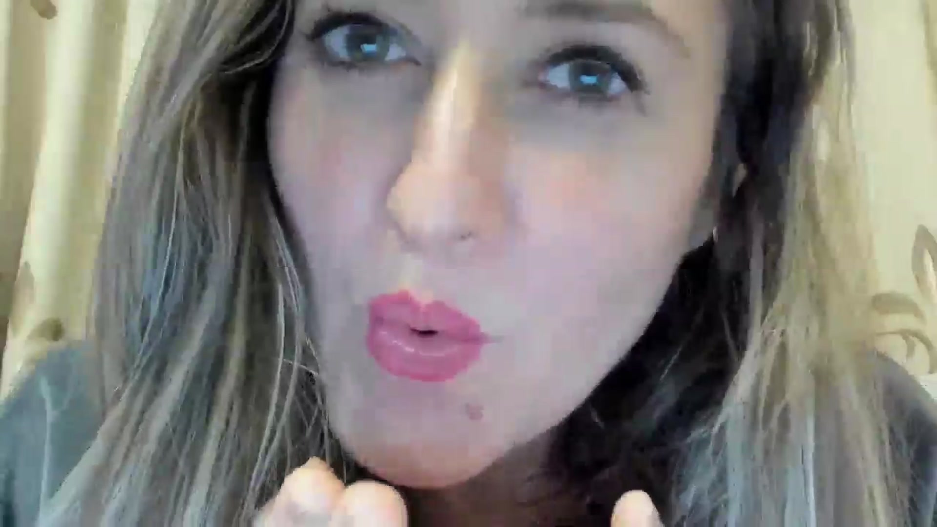 Gallery image thumbnail from BestDream's myfreecams stream on, 12/01/2024, 23:05 image 4 of 20