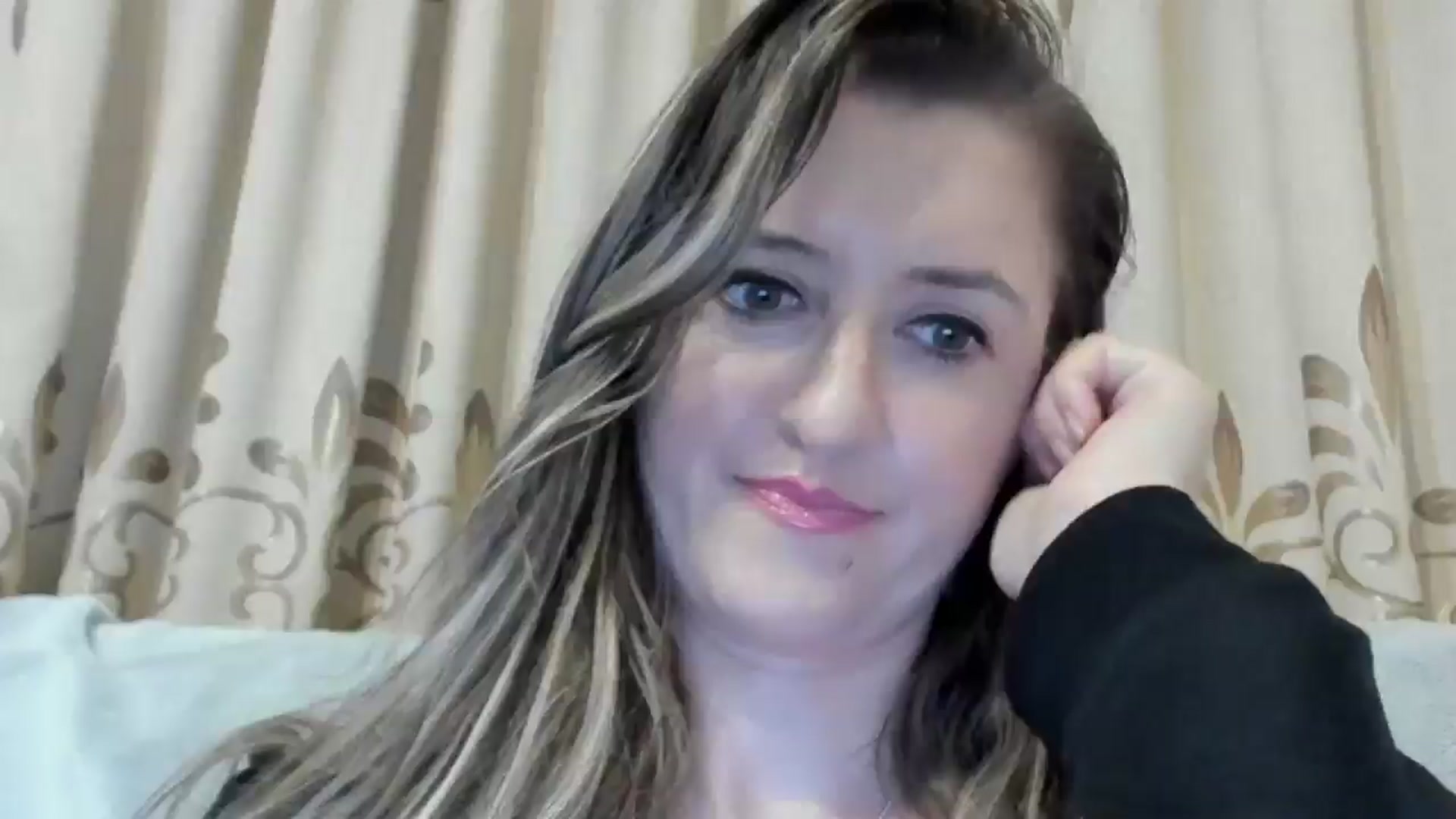Gallery image thumbnail from BestDream's myfreecams stream on, 12/03/2024, 24:55 image 14 of 20