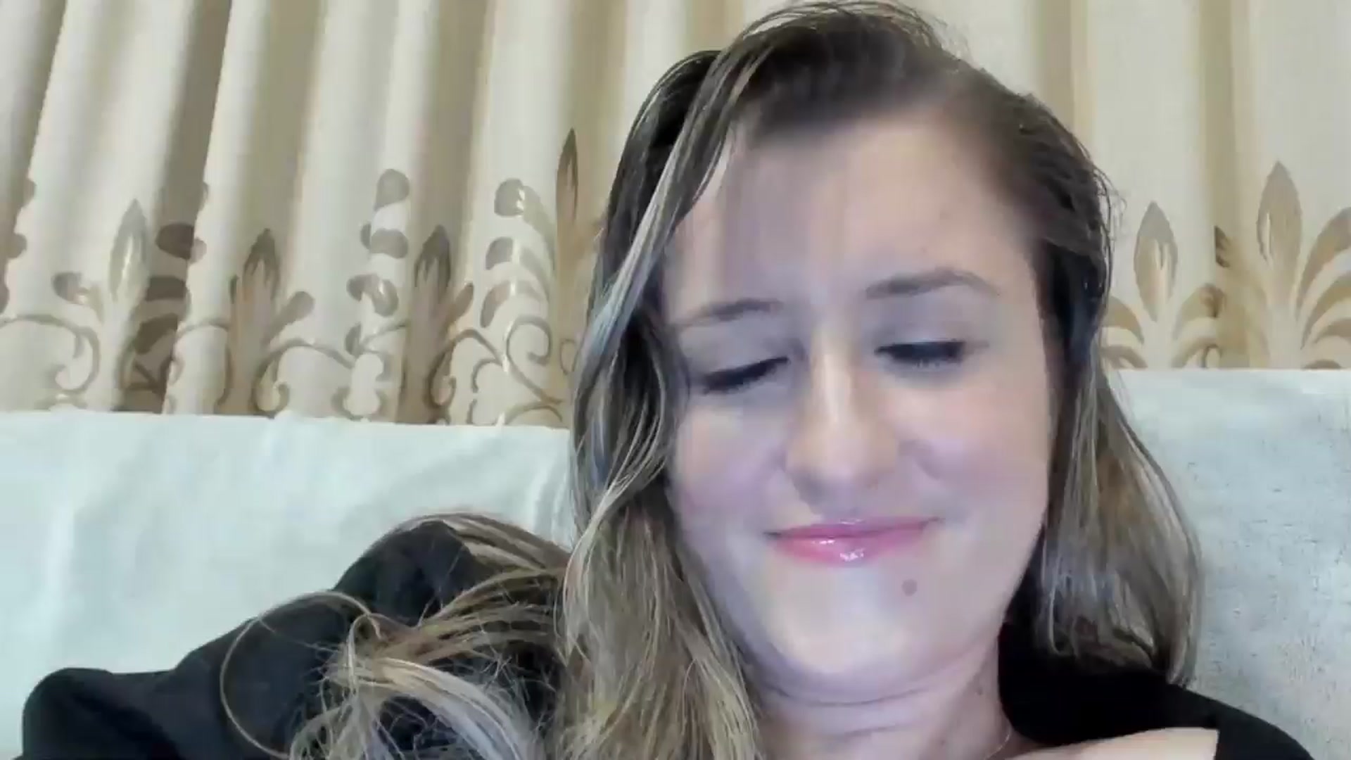 Gallery image thumbnail from BestDream's myfreecams stream on, 12/03/2024, 02:10 image 12 of 20