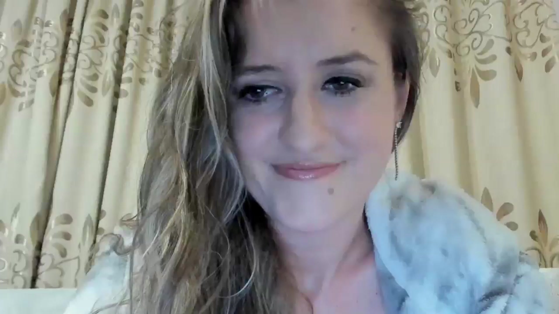 Gallery image thumbnail from BestDream's myfreecams stream on, 12/04/2024, 23:22 image 5 of 20