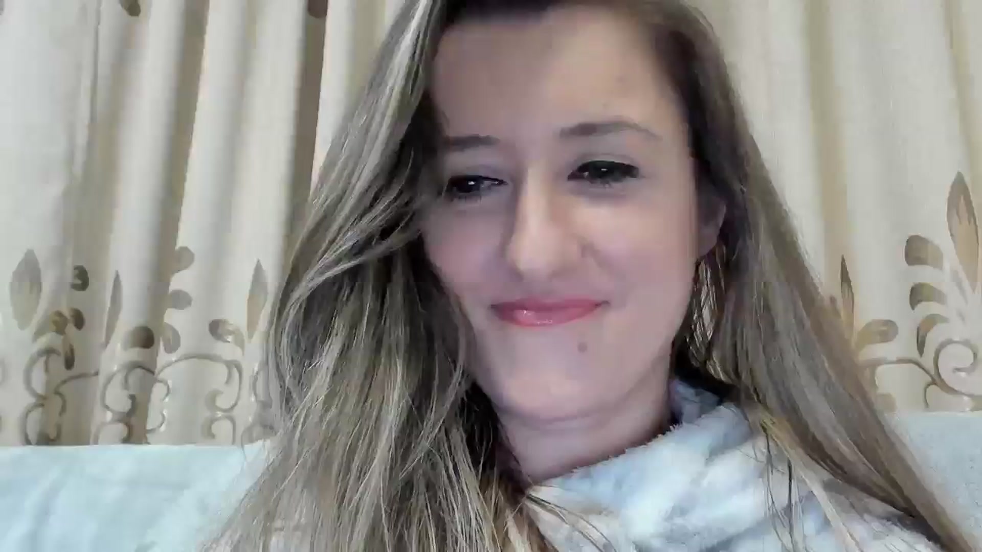 Gallery image thumbnail from BestDream's myfreecams stream on, 12/13/2024, 23:18 image 4 of 20