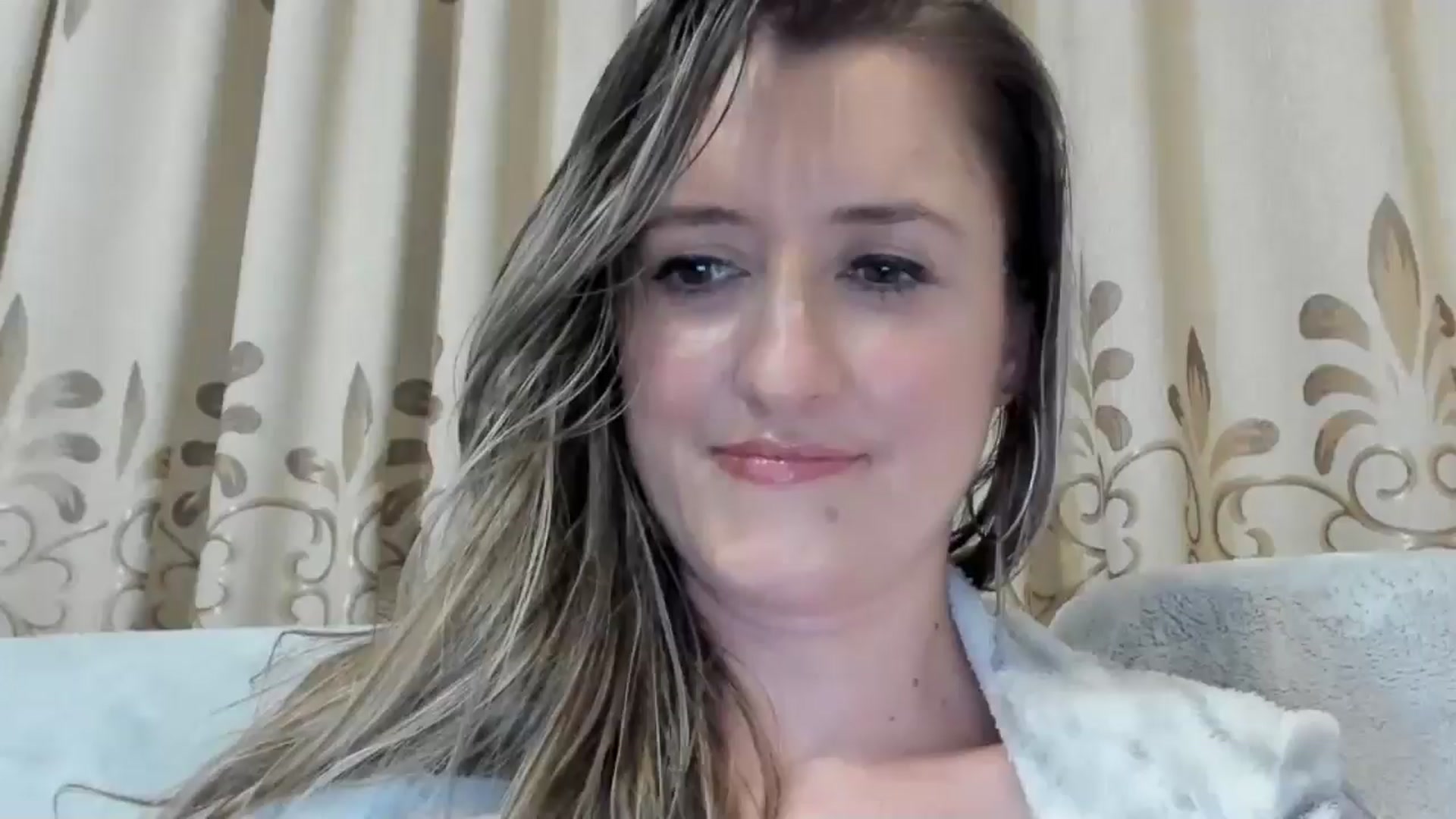 Gallery image thumbnail from BestDream's myfreecams stream on, 12/15/2024, 23:07 image 4 of 20