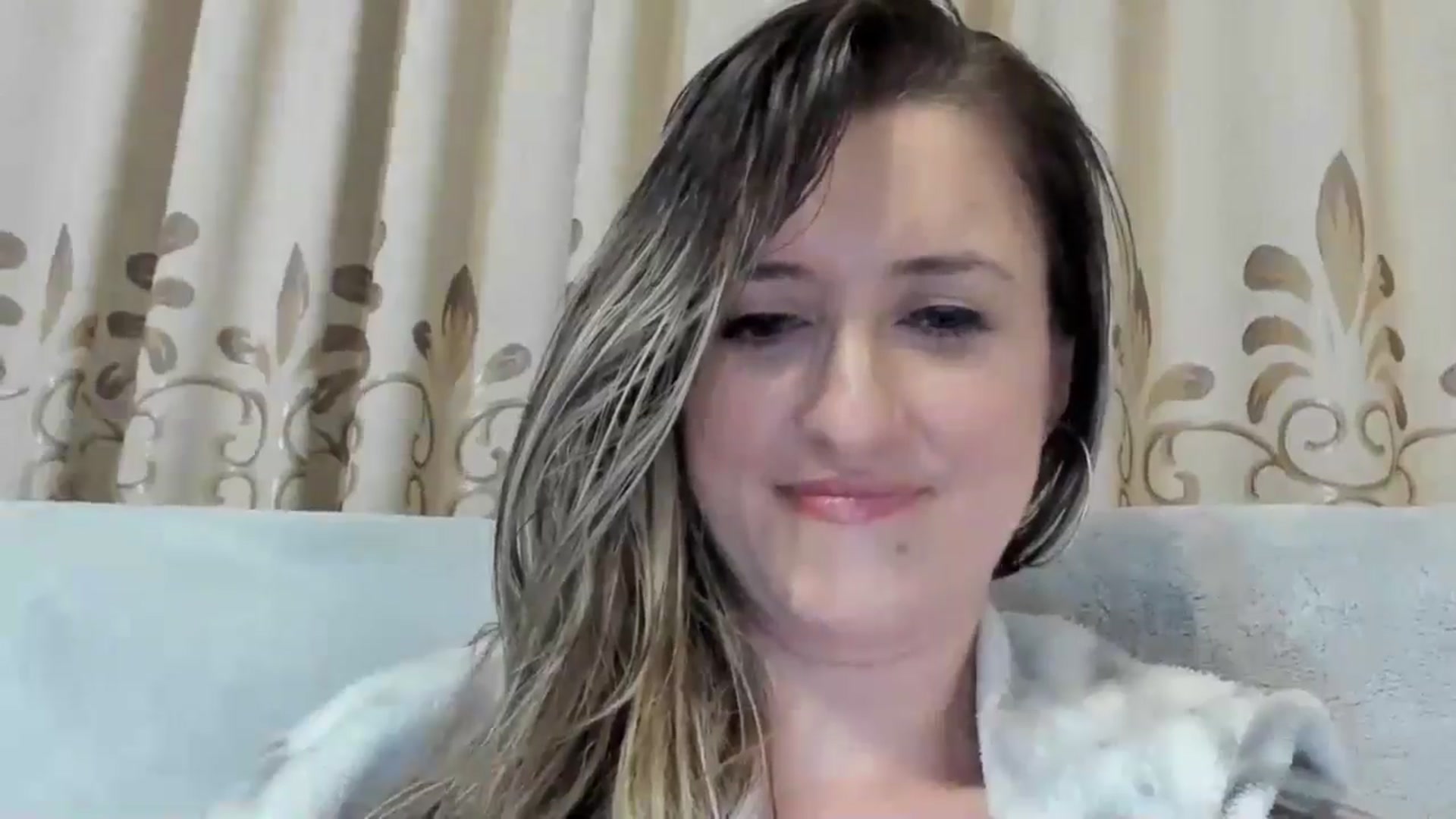 Gallery image thumbnail from BestDream's myfreecams stream on, 12/16/2024, 24:32 image 17 of 20