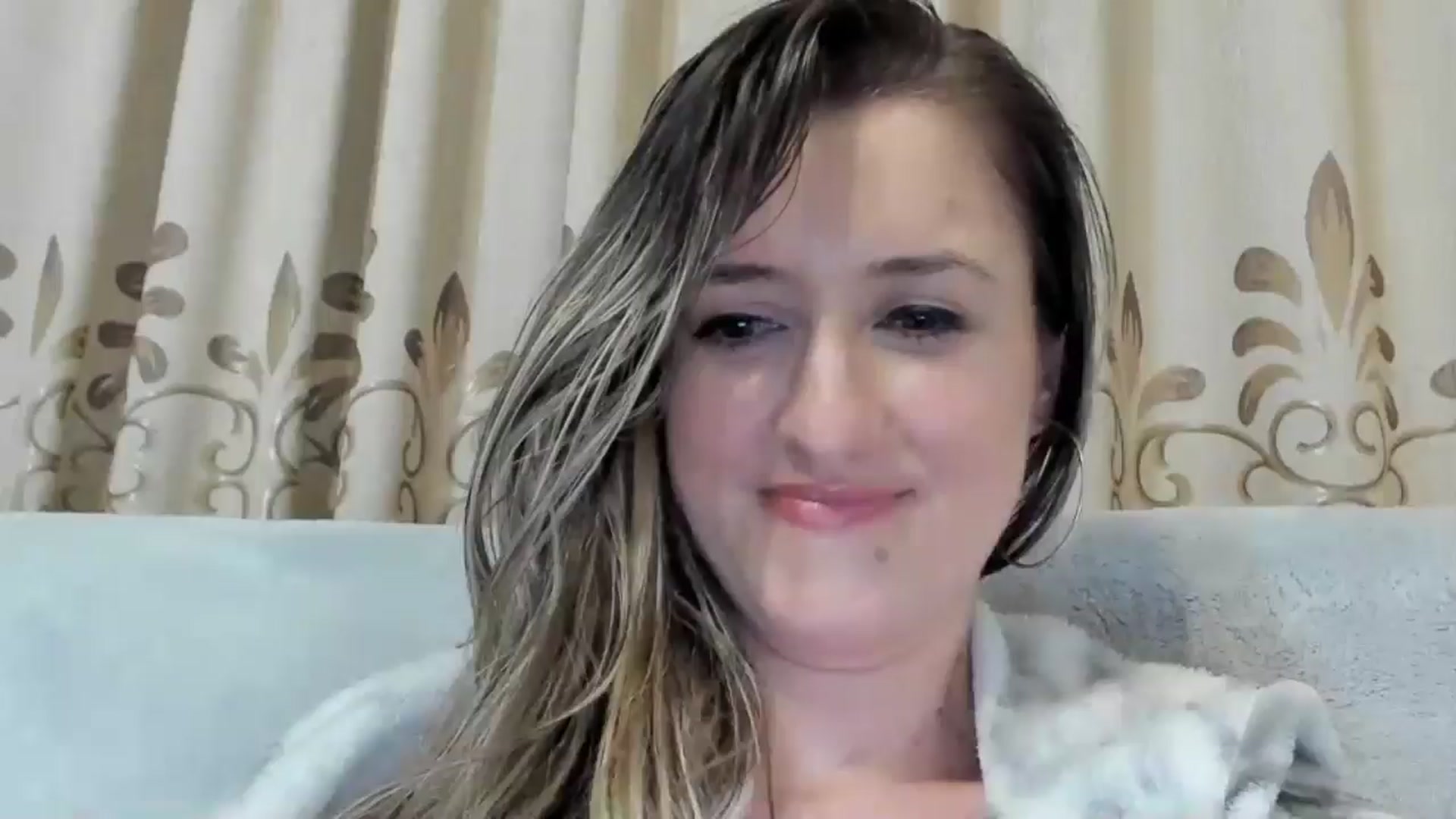 Gallery image thumbnail from BestDream's myfreecams stream on, 12/16/2024, 24:32 image 15 of 20