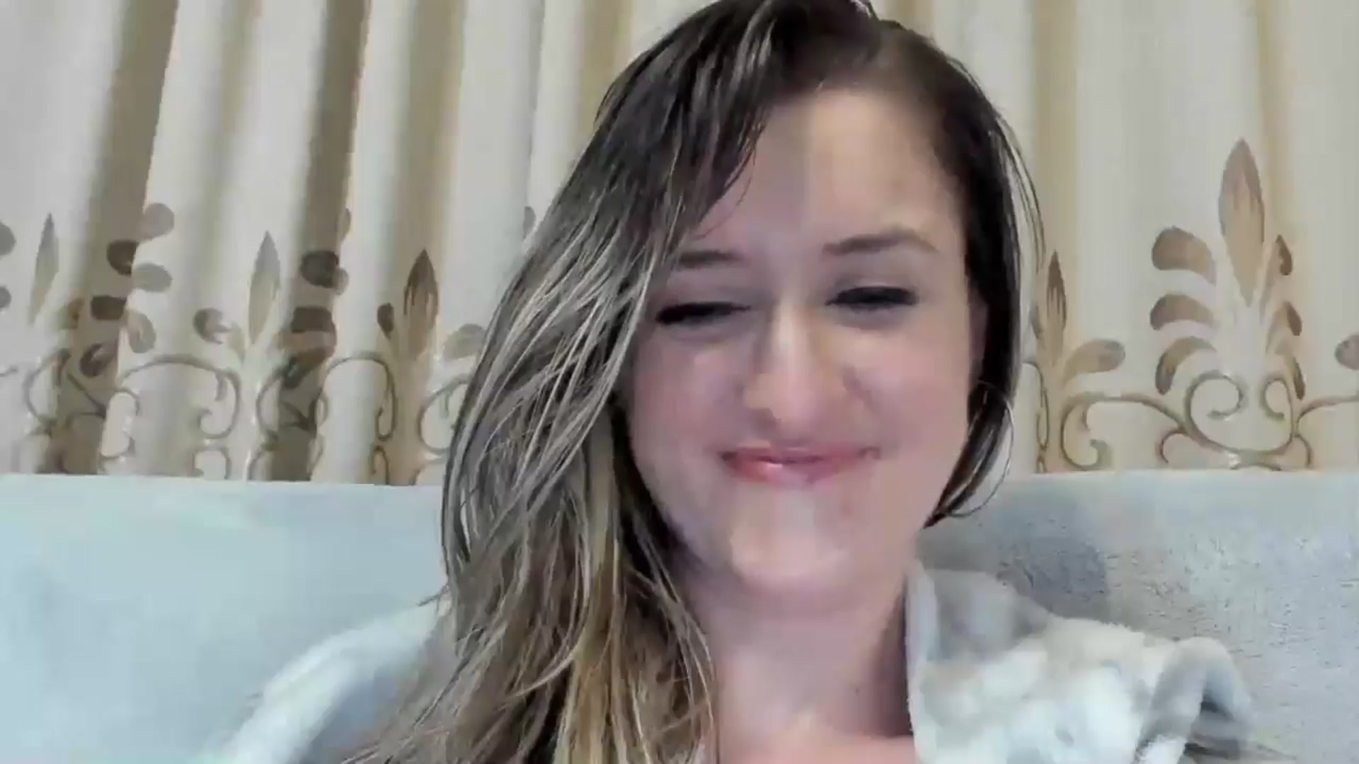 Gallery image thumbnail from BestDream's myfreecams stream on, 12/16/2024, 24:32 image 19 of 20