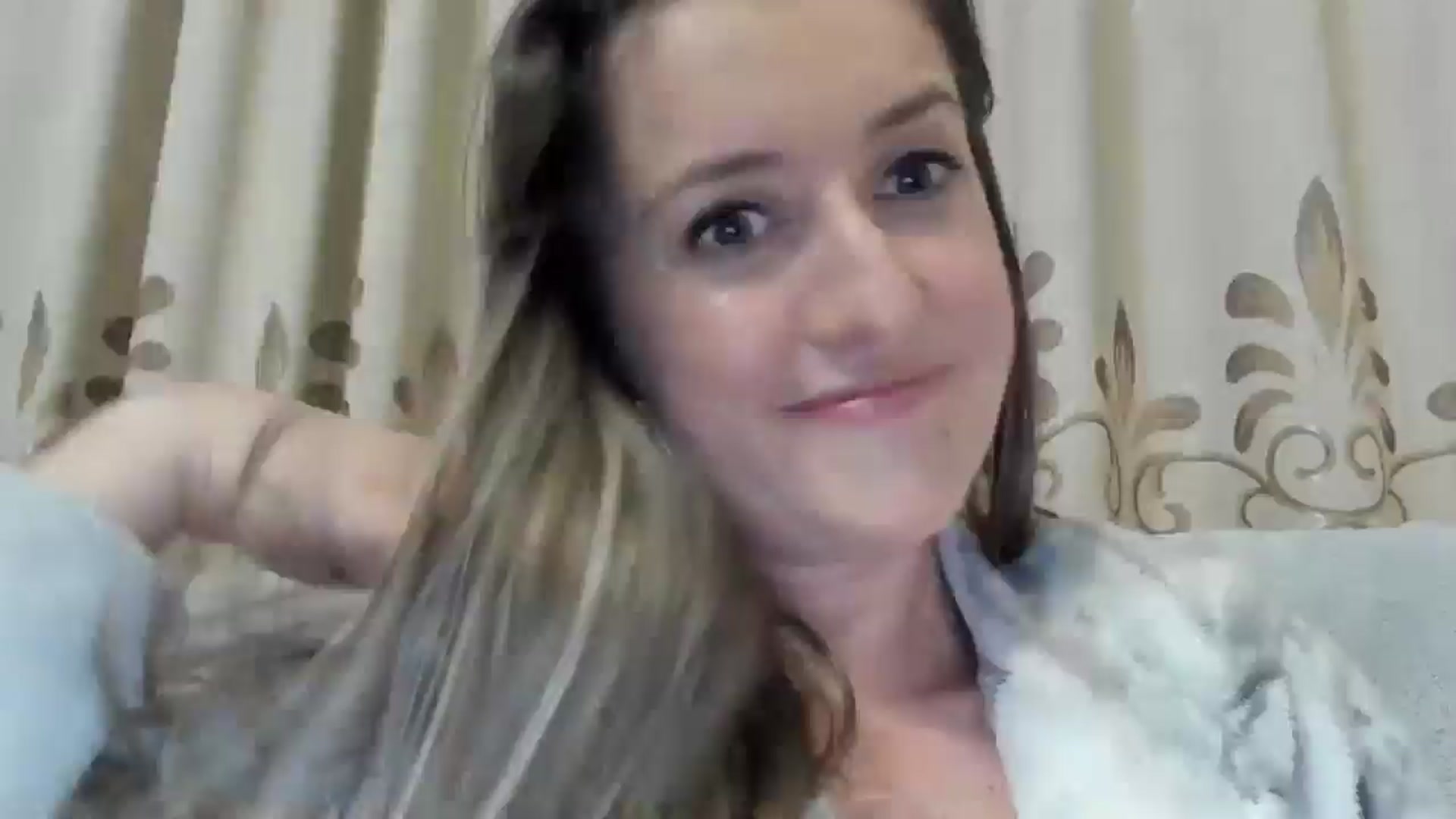 Gallery image thumbnail from BestDream's myfreecams stream on, 12/16/2024, 01:45 image 12 of 20